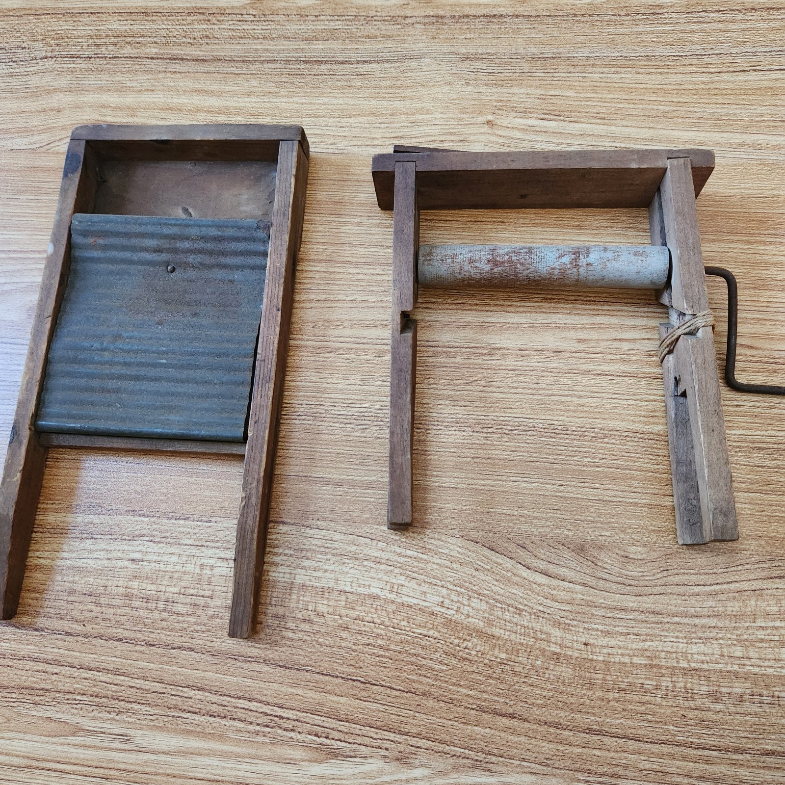 Antique/Primitive Salesmen Samples Wash Items