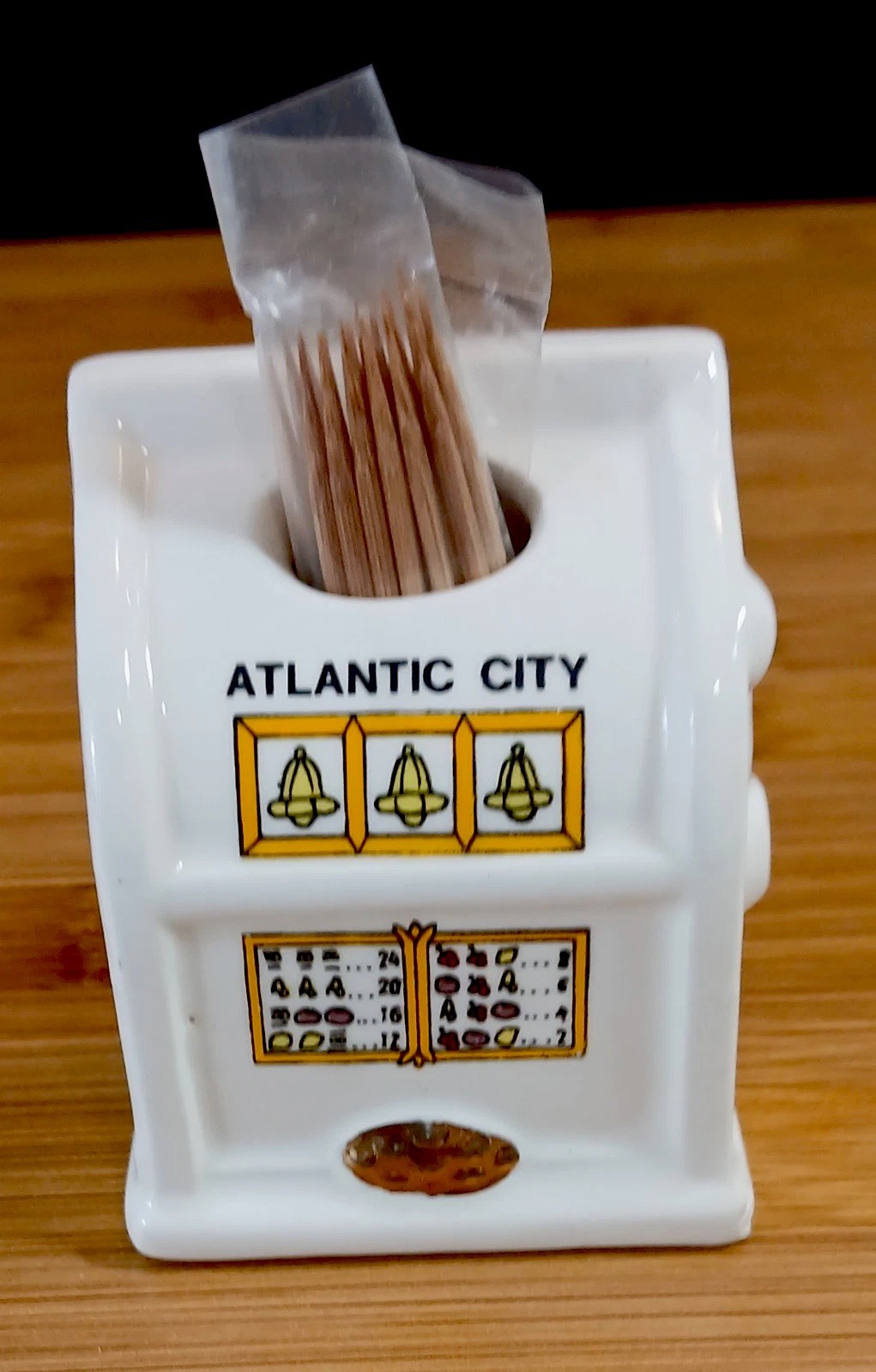 VTG Ceramic Atlantic City     Slot Machine Tooth Pick Holder