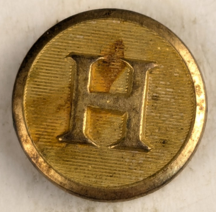 Vintage - Letter H Seal Crest Button Original - M2C