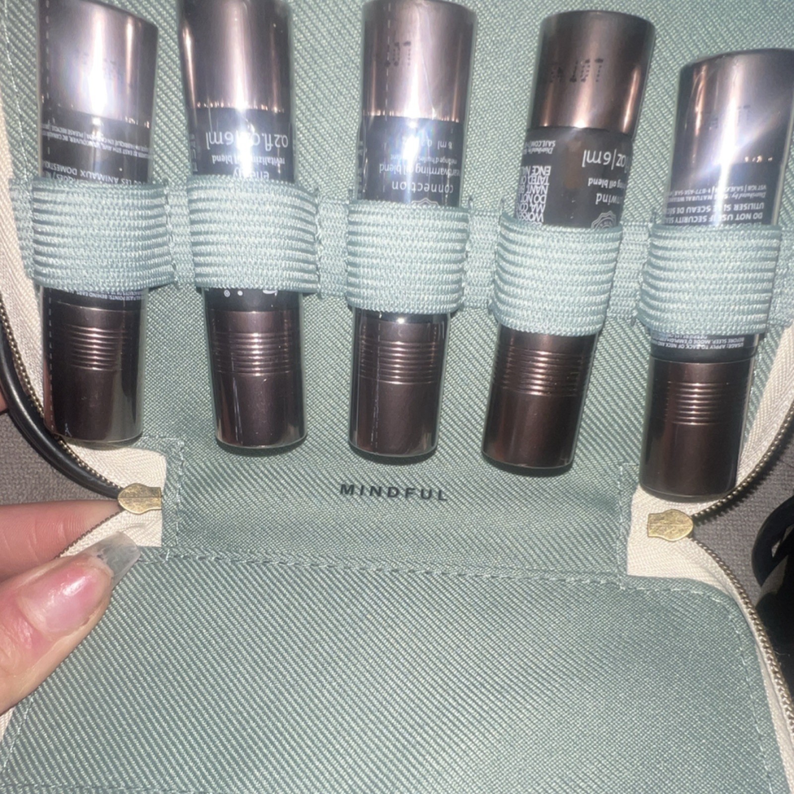 Saje Pocket Farmacy Aromatherapy Essential Oil Kit Portable 5 Glass Bottles Case