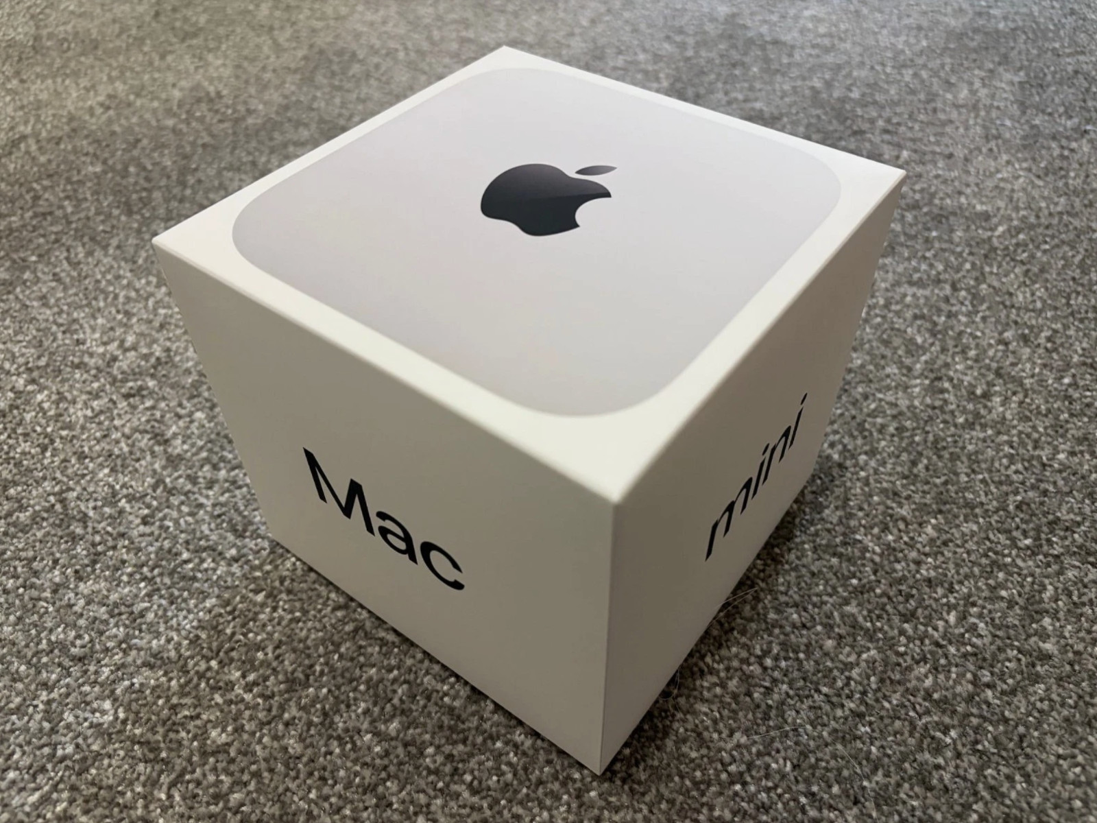 Apple Mac Mini 2024 M4 10-Core CPU 10-Core GPU 16GB 256GB - NEW & SEALED