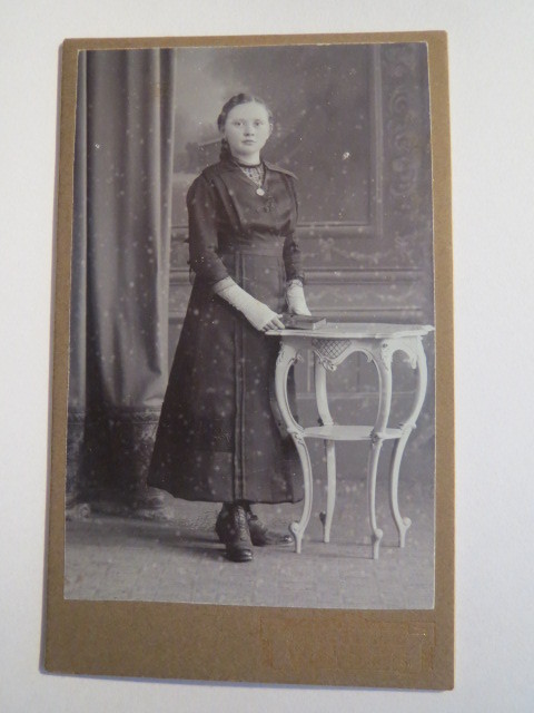 Neugersdorf i. Sa. - girl in dress - communion? Confirmation? / CDV