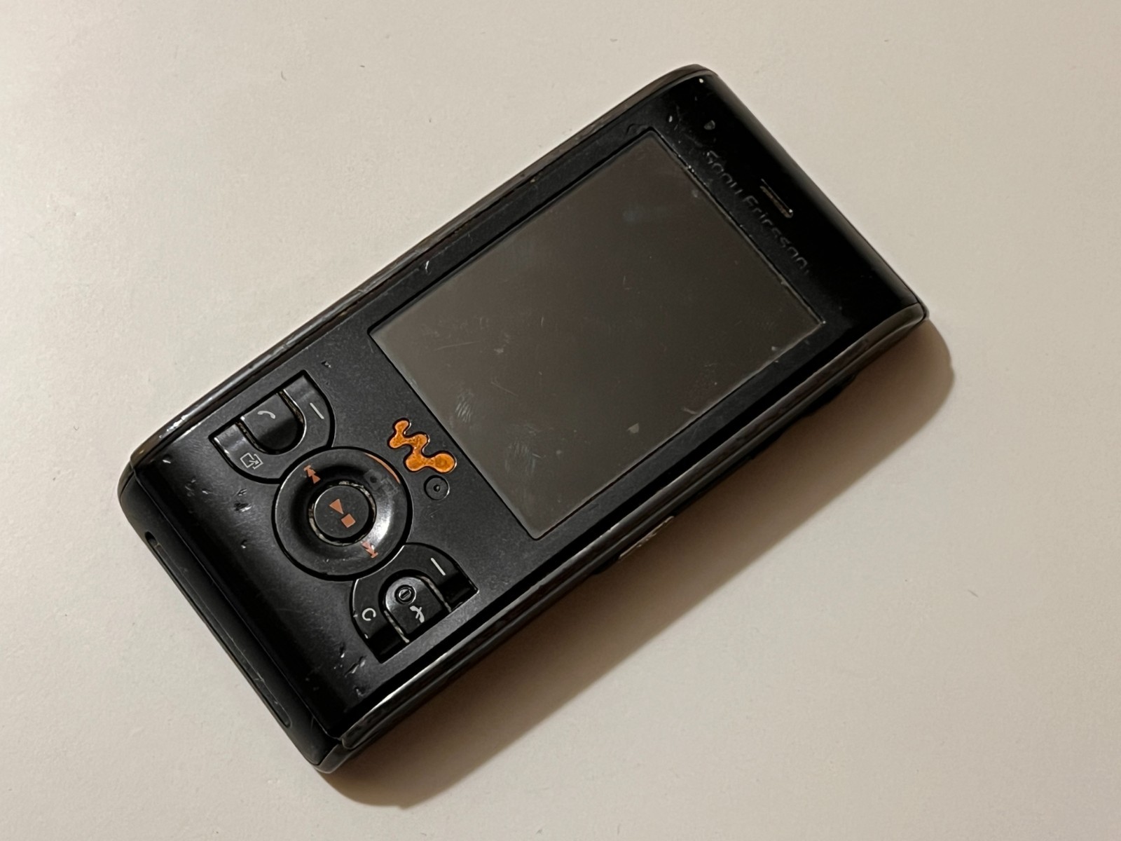 Sony Ericsson W595 Black Vintage Cell phone Untested