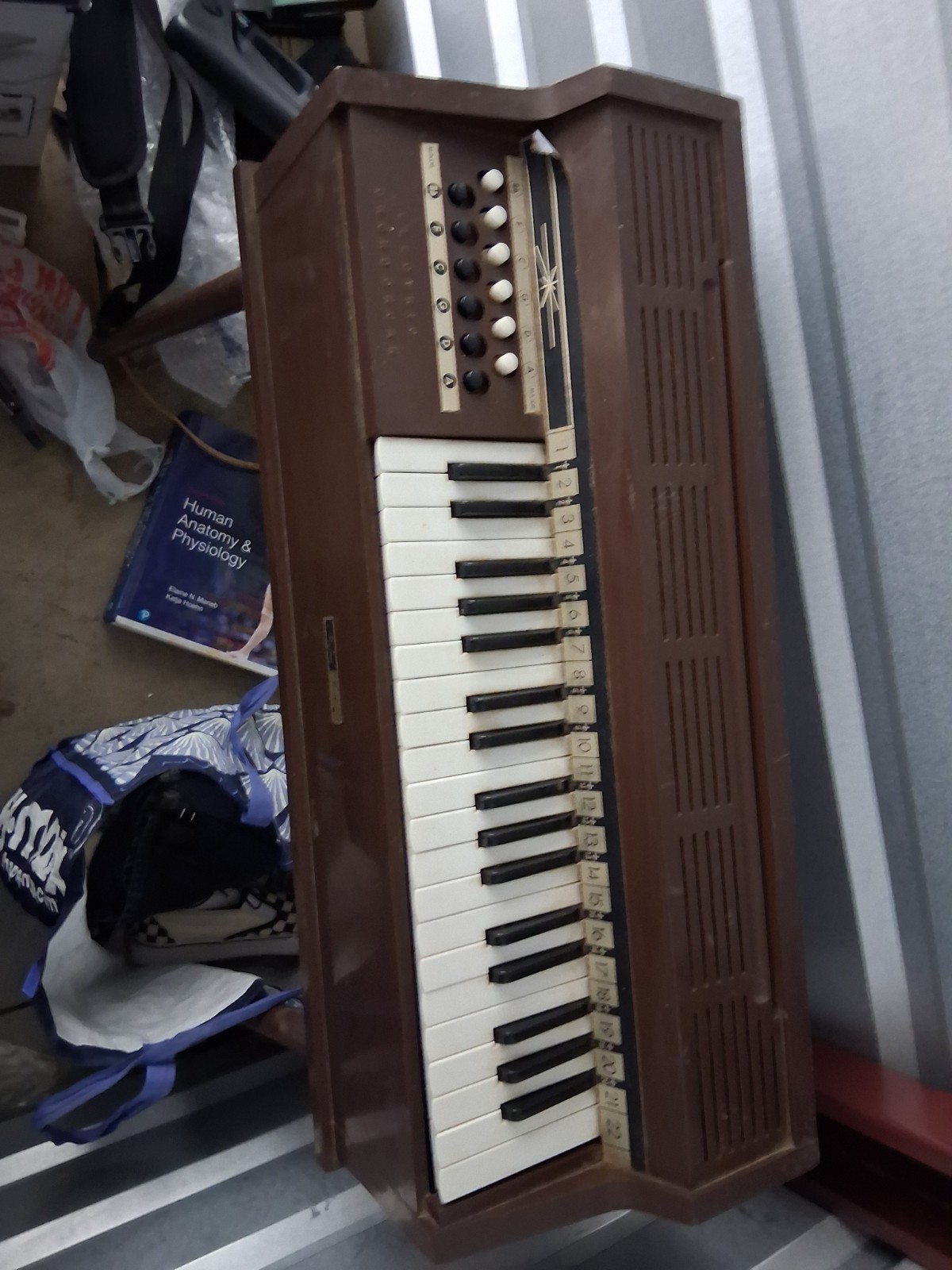 Magnus De Luxe Electric Chord Organ Keyboard Model 505