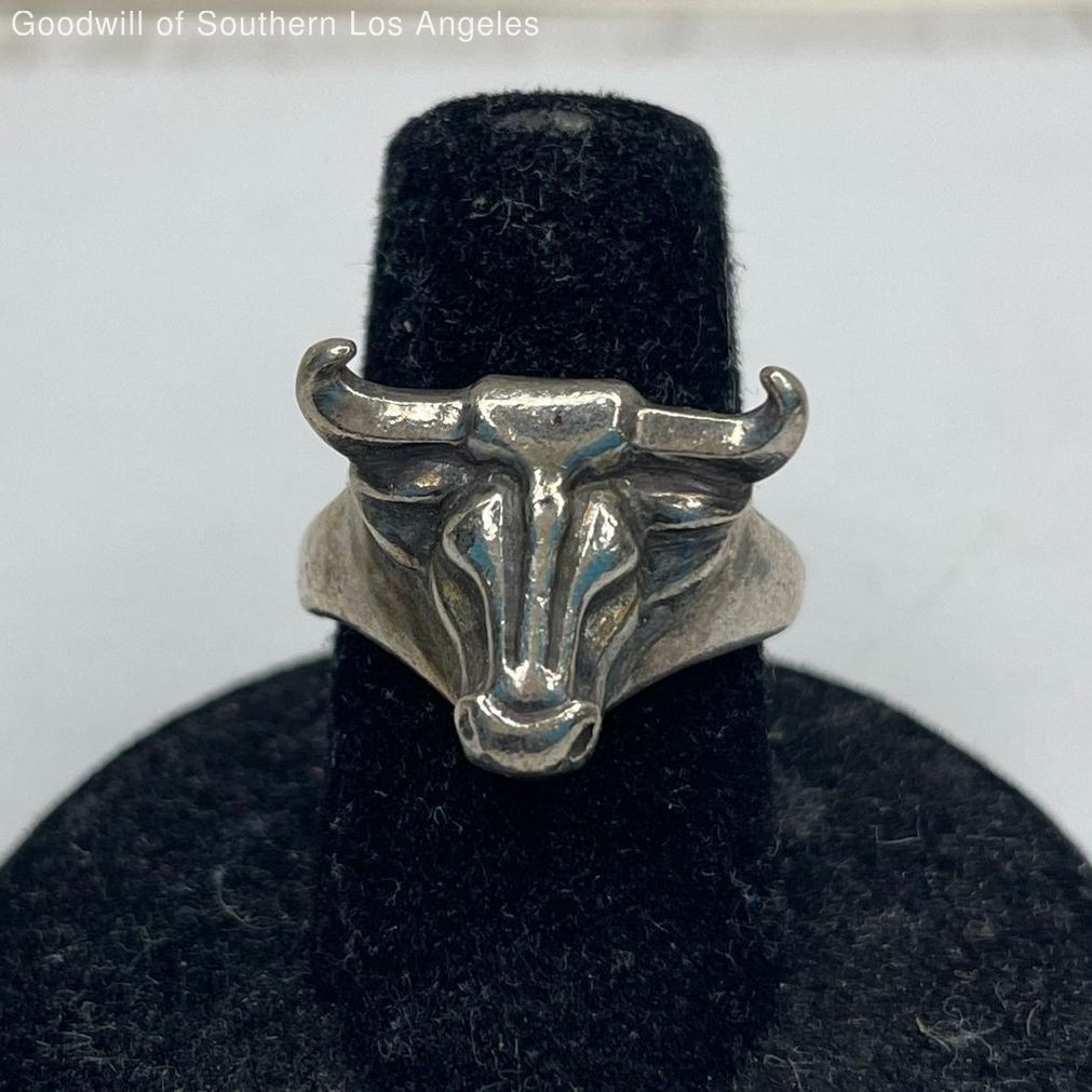 Sterling Silver Bull Ring - 8.91
