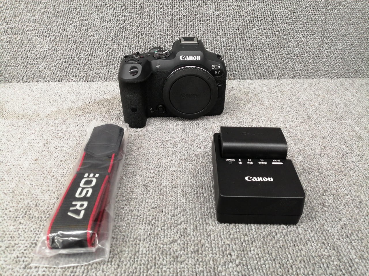 Canon EOS R7 Body 32.5MP APS-C Mirrorless Camera Used From Japan