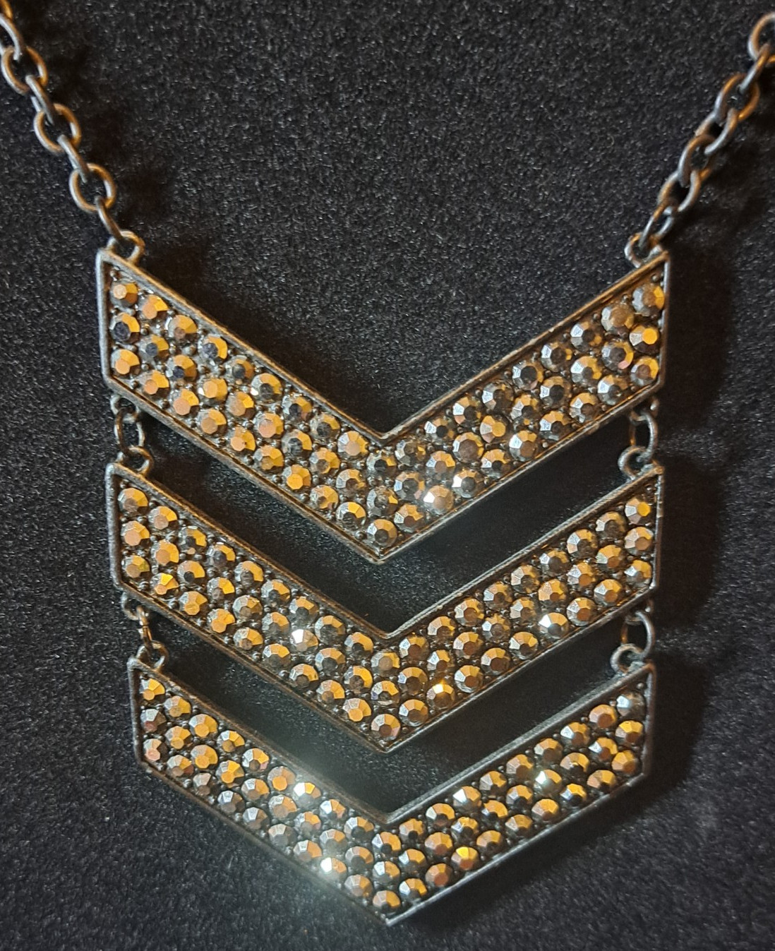 VINTAGE GUNMETAL BLACK CHEVRON NECKLACE PENDANT XTRA LONG CHAIN MINT