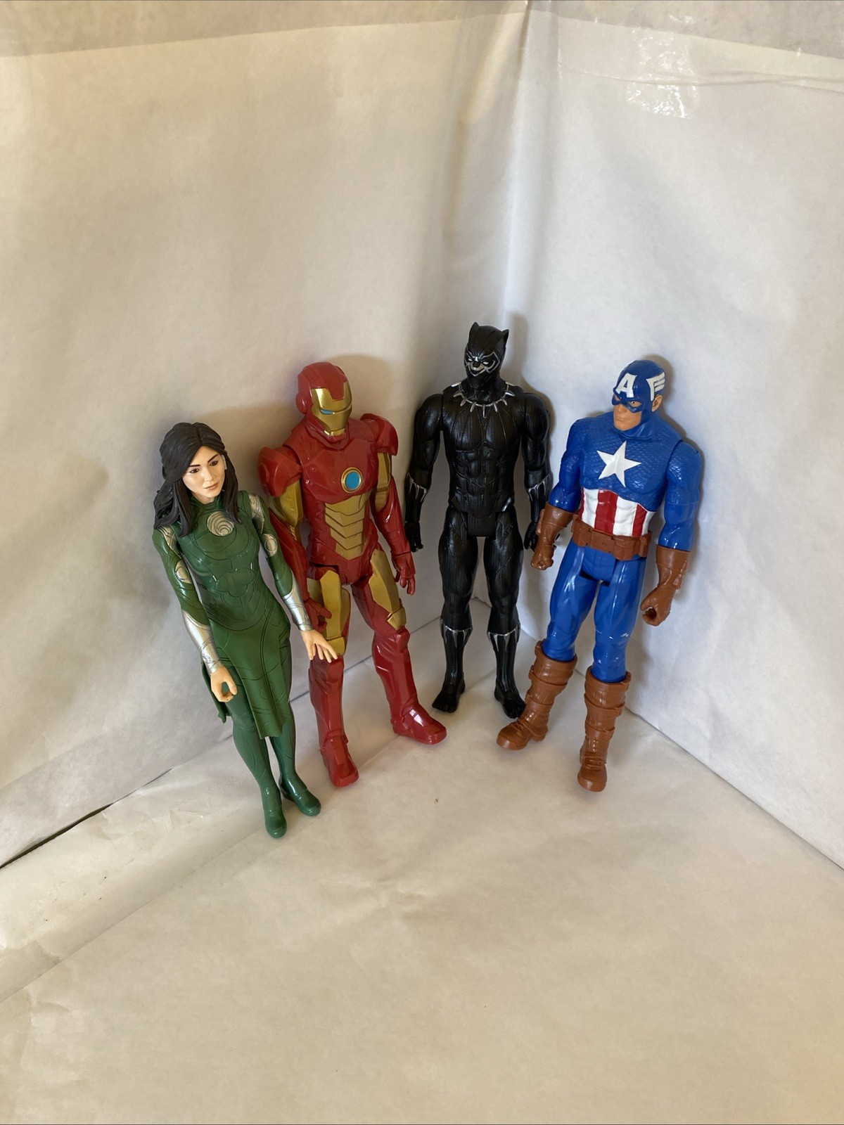 Plastic marvel action figure lot. 4 pz 12 inch 