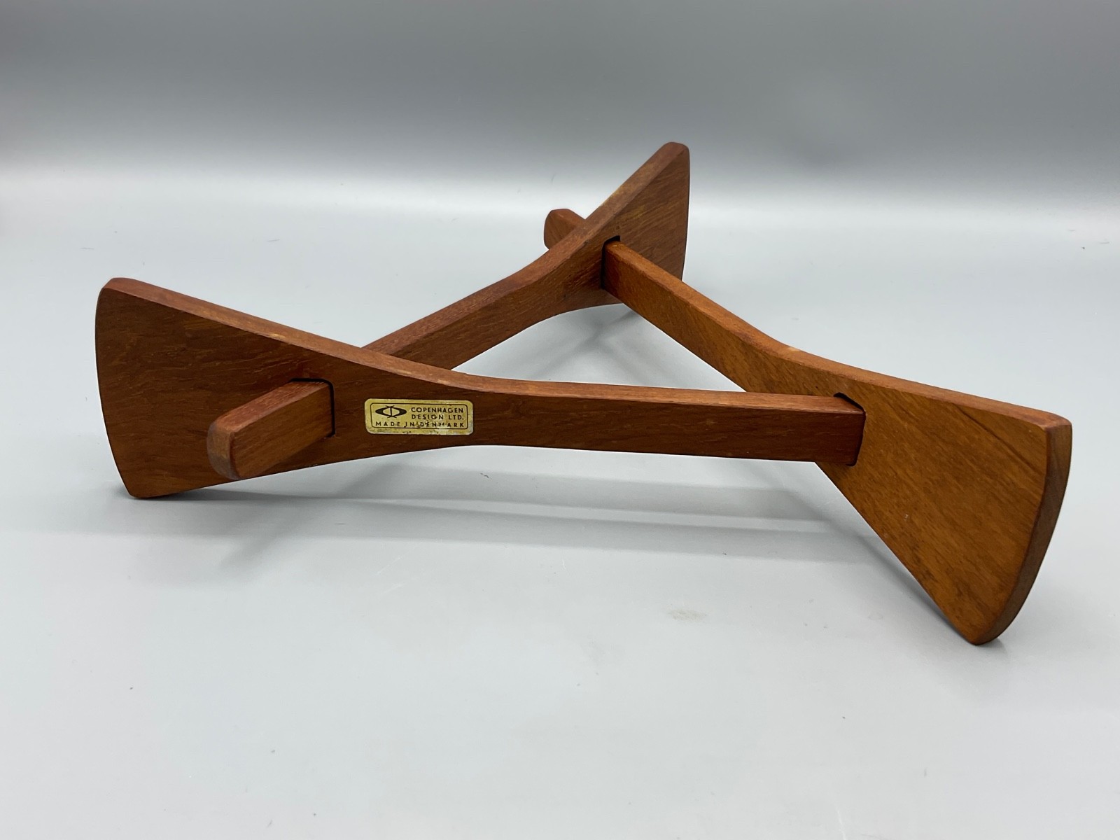 Vtg 1960's MCM Copenhagen Design Tripod Triangle Shape Teak Wood Trivet Denmark