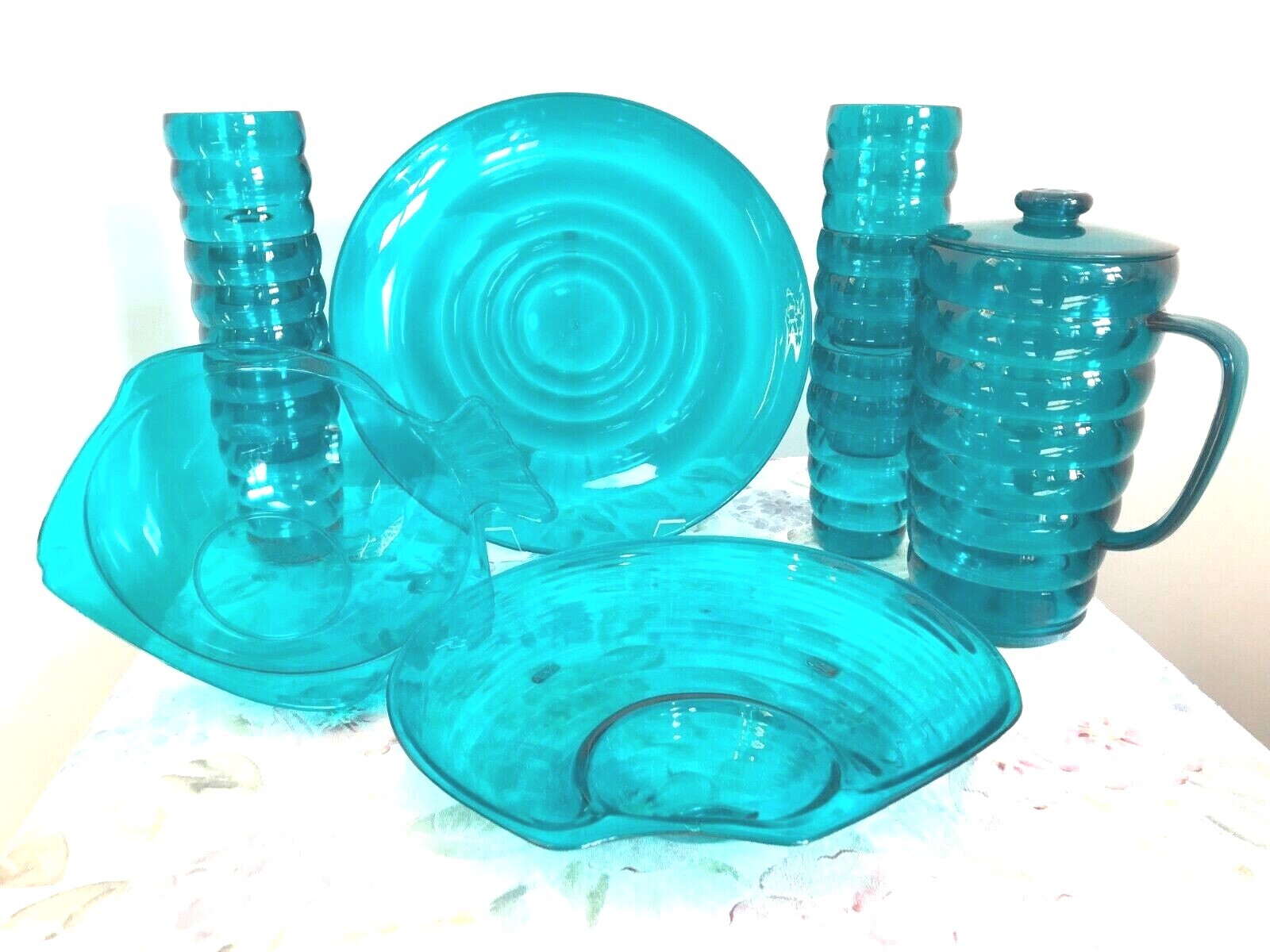 OUTDOOR TEAL PLASTIC PITCHER CUPS & DINING SERVING  DISHES 11 PIECES
