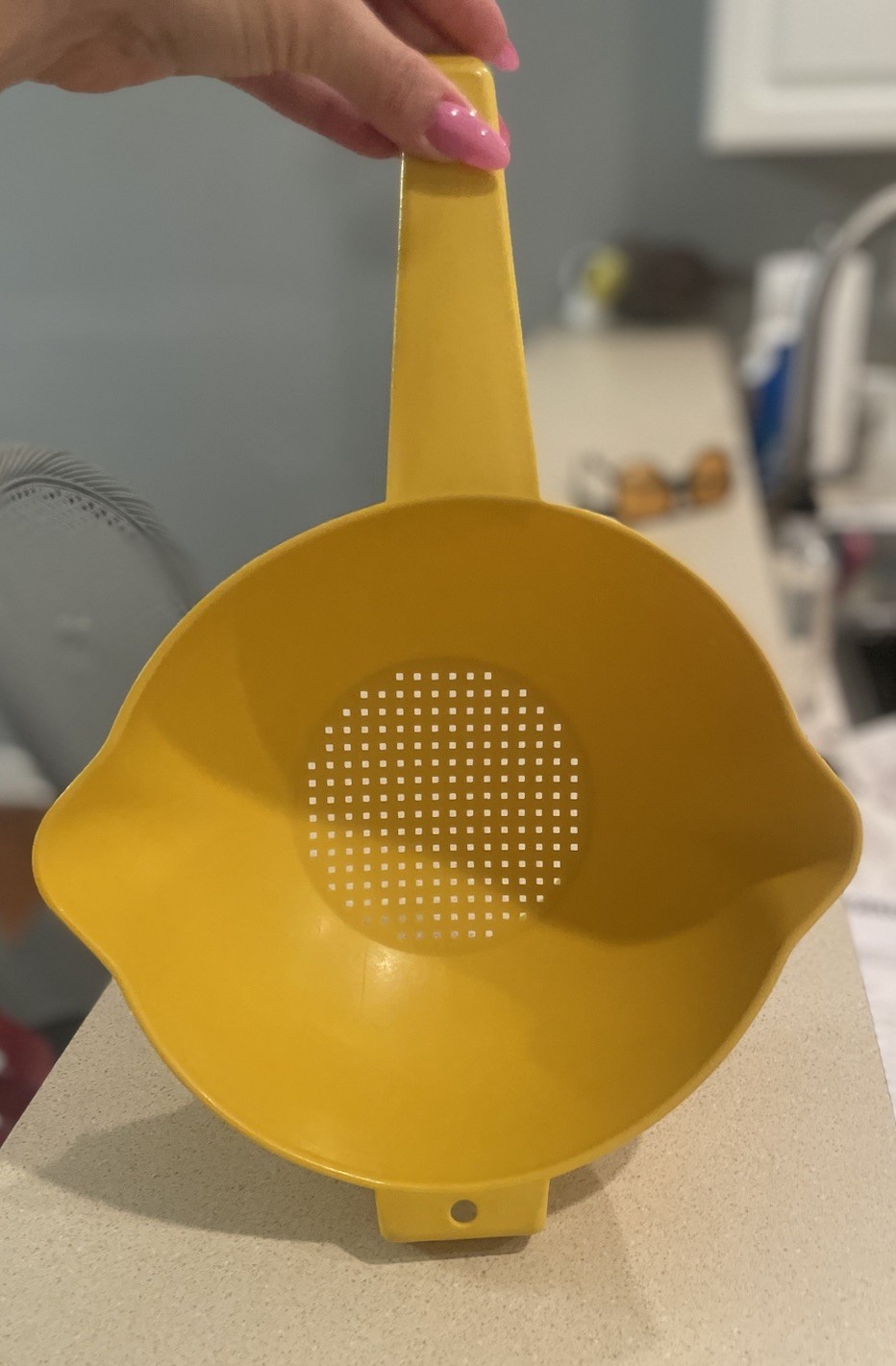 VINTAGE TUPPERWARE COLANDER PASTA STRAINER W/ HANDLE MAC N Chez YELLOW classic