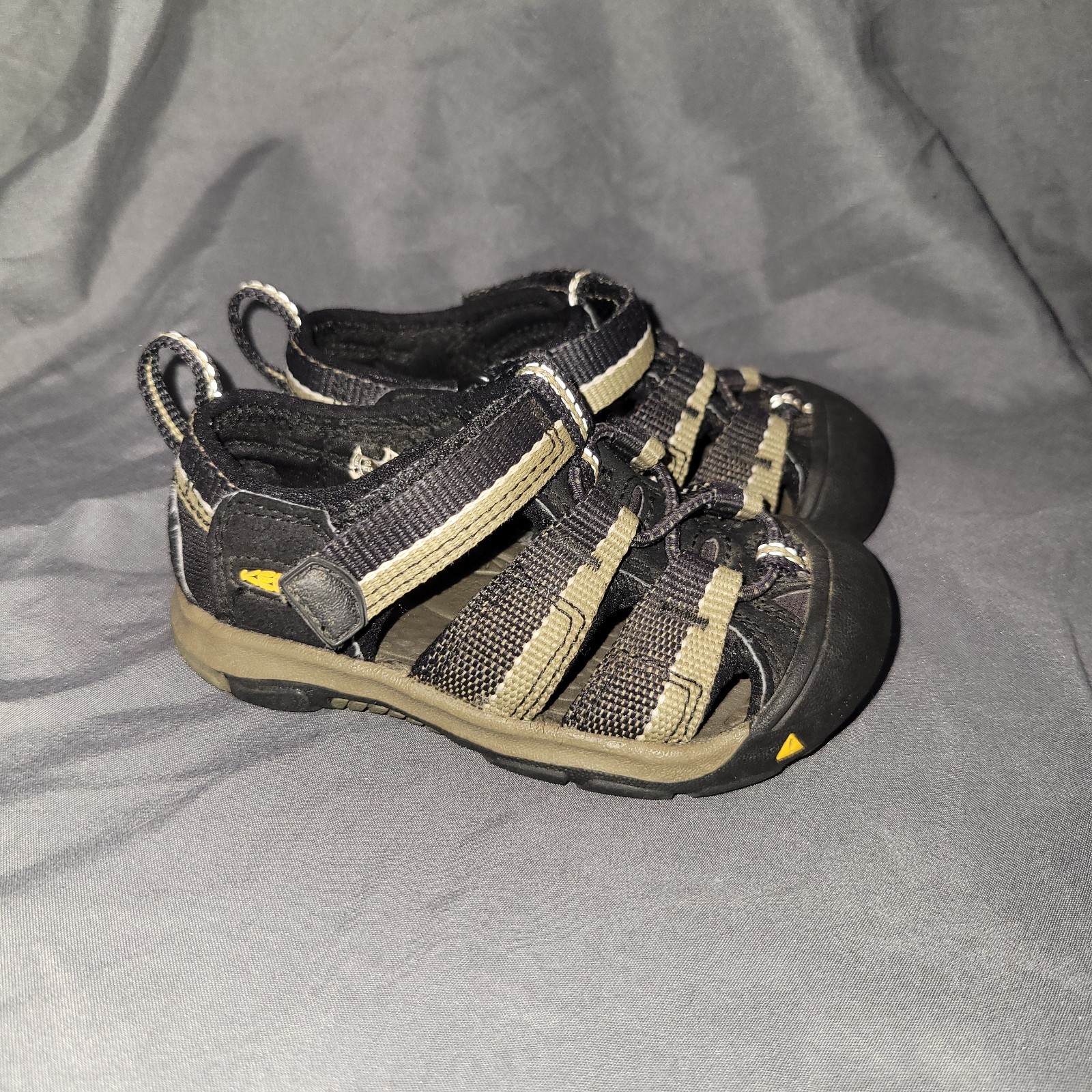 KEEN Toddler Unisex Black Newport H2 Sandals Closed Toe Adjustable Straps Size 6
