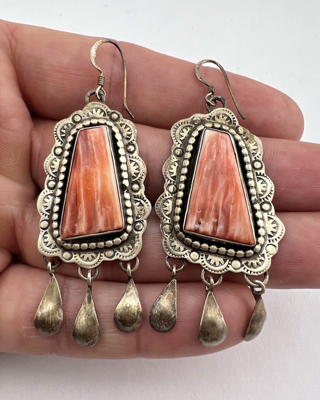 Vtg Navajo Sterling Silver Spiny Oyster Stamped Hook Post Dangle Earrings 2 5/8"