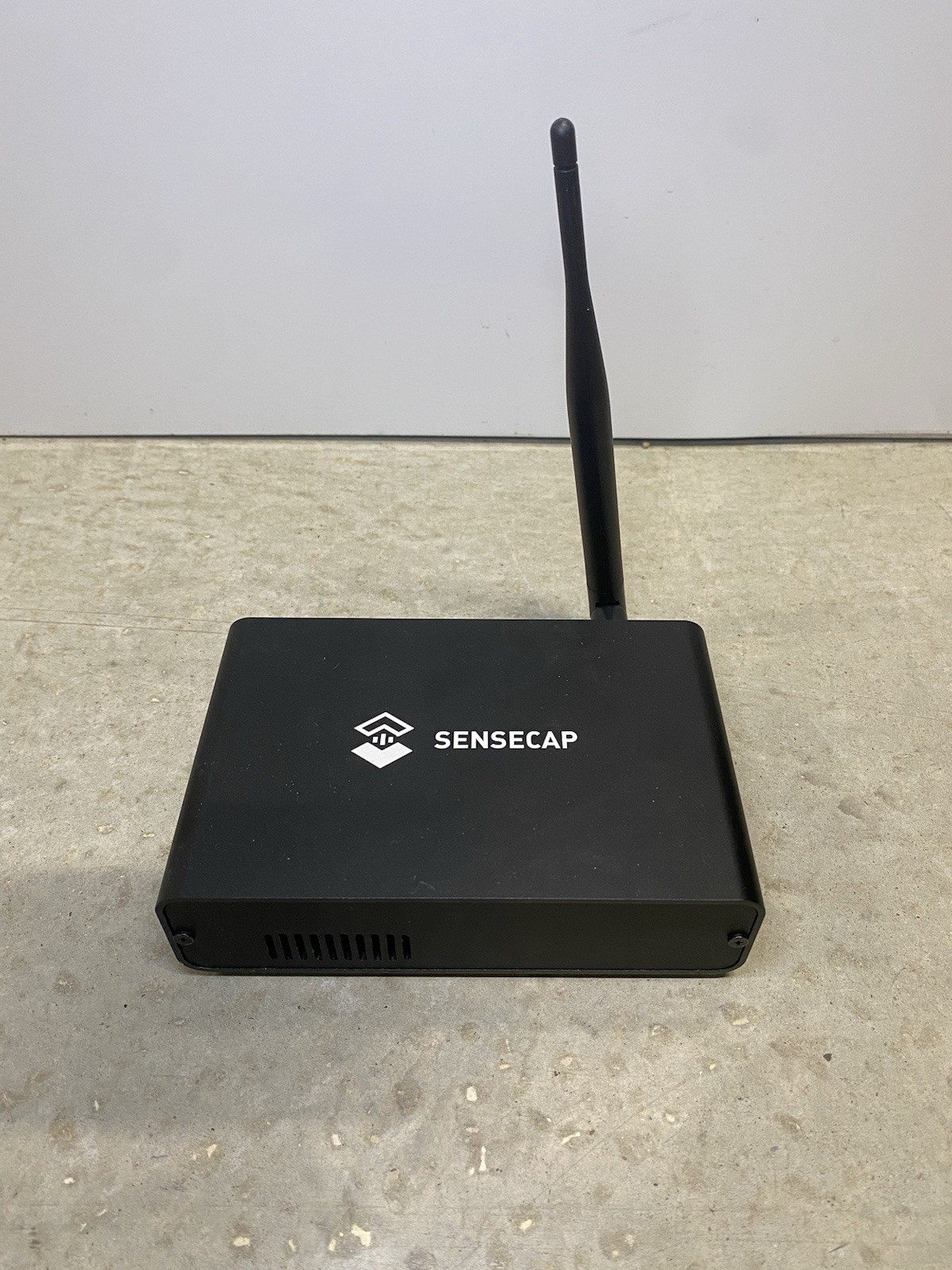 Sensecap M1-4915B Lorawan Indoor Gateway Helium Miner Hotspot Working