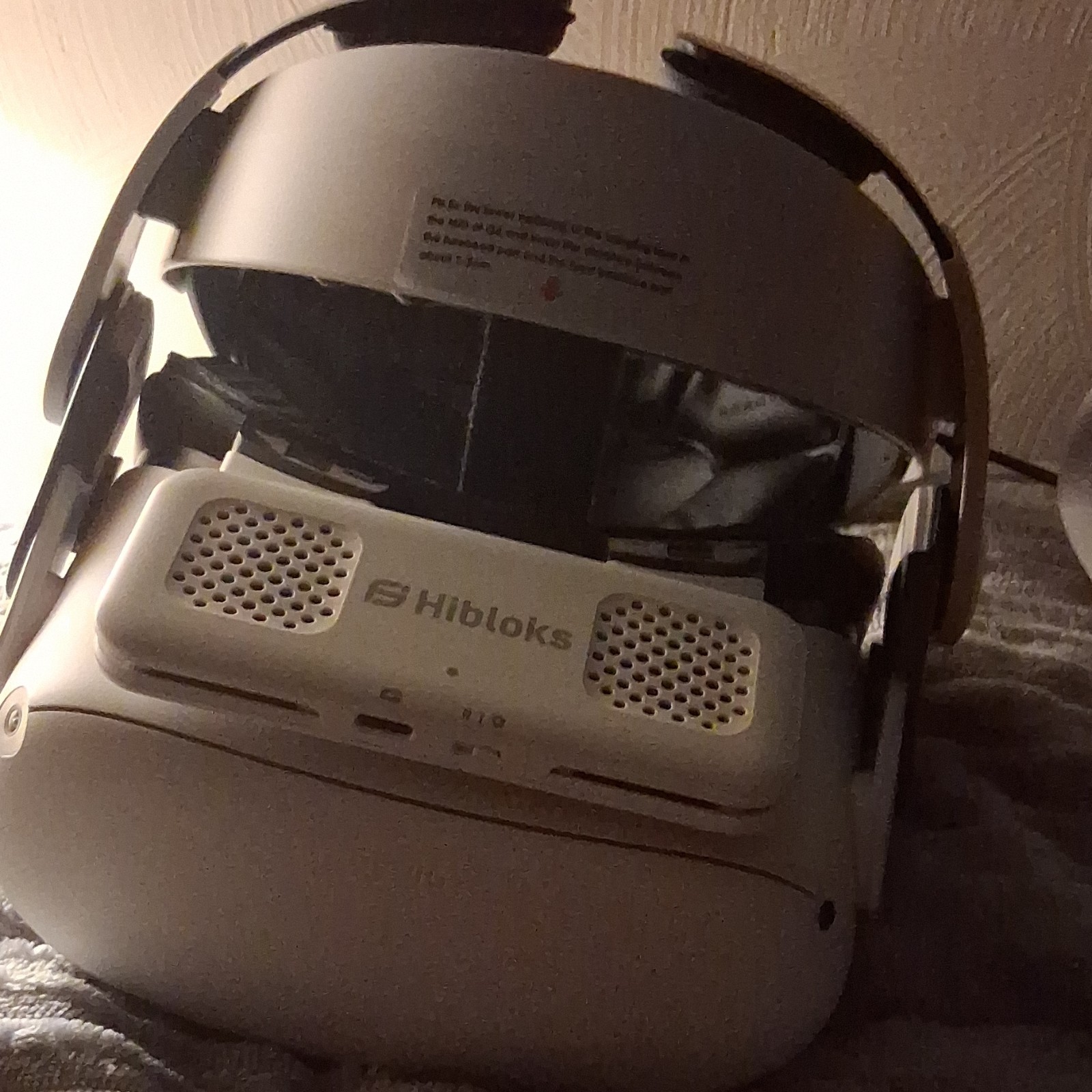 Hibloks Standalone VR Headset White with Controllers, Accessories & BOBOVR Dock