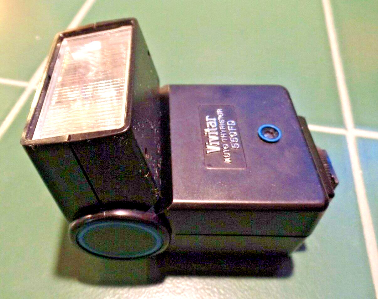 Vivitar Auto Thyristor Camera Flash 550FD Shoe Mount