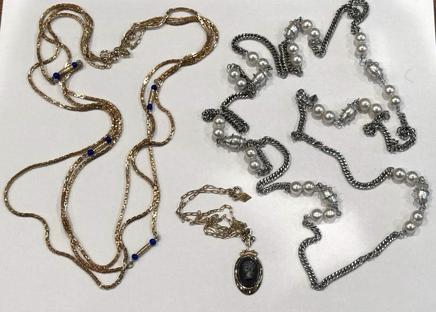 SARAH COVENTRY GOLDEN CLASSIC 1977 CAGED PEARL & CAMEO NECKLACES MCM LOT 3 EUC