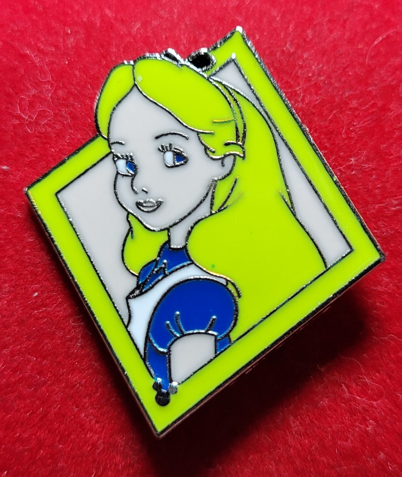 Disney Trading Pins, Hidden Mickey, Alice in Wonderland Alice Cast Pin, 2006 b41