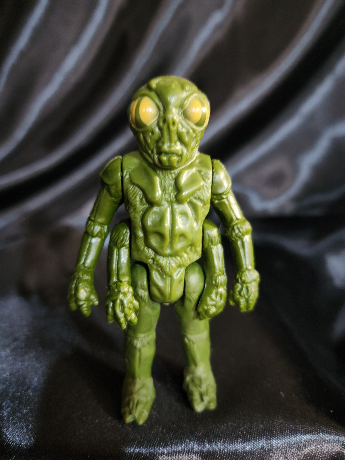 Vintage 1978 Mattel Battlestar Galactica Ovion Alien Action Figure Missing Cape