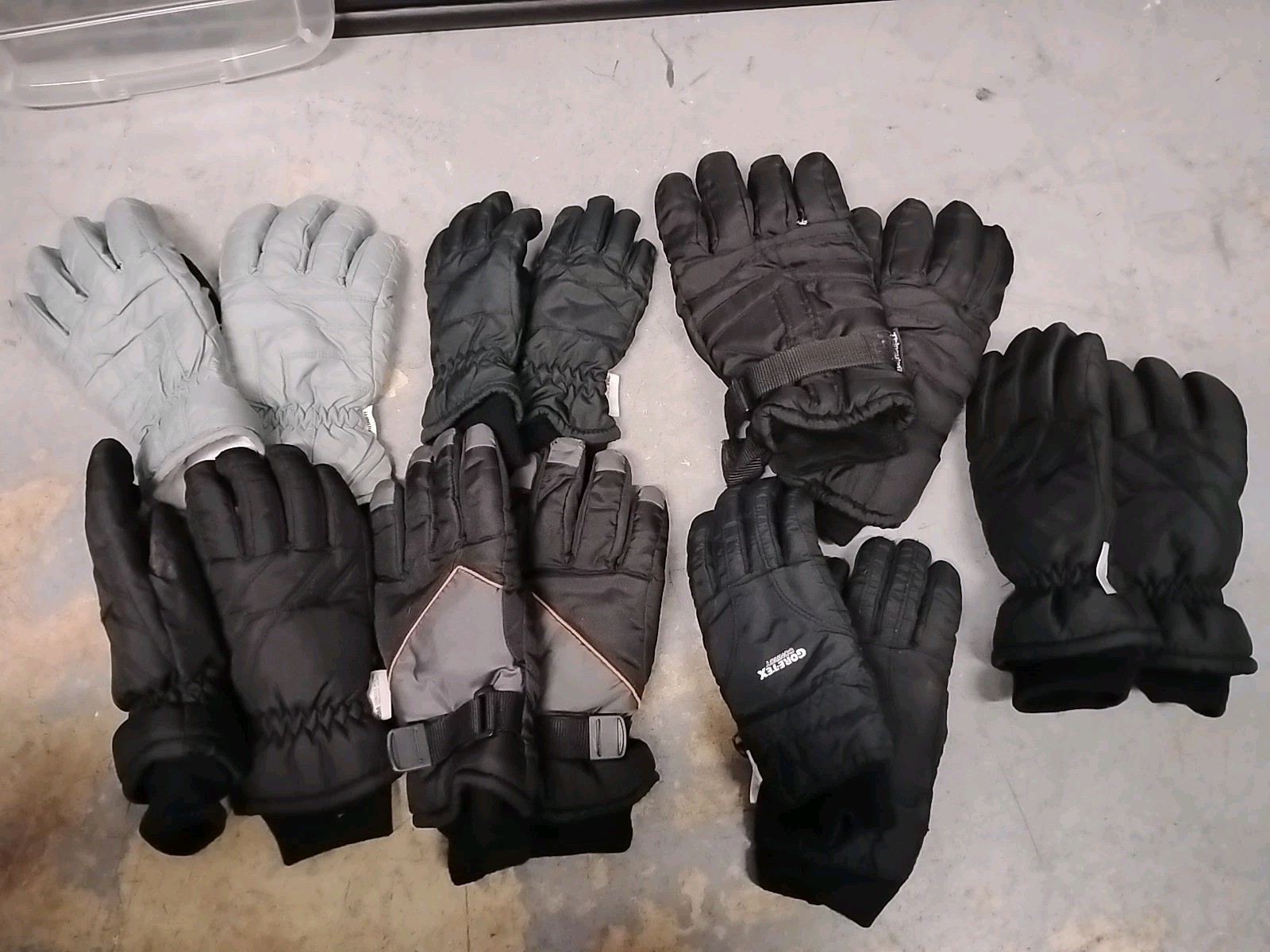 Snow/Ski Glove Lot