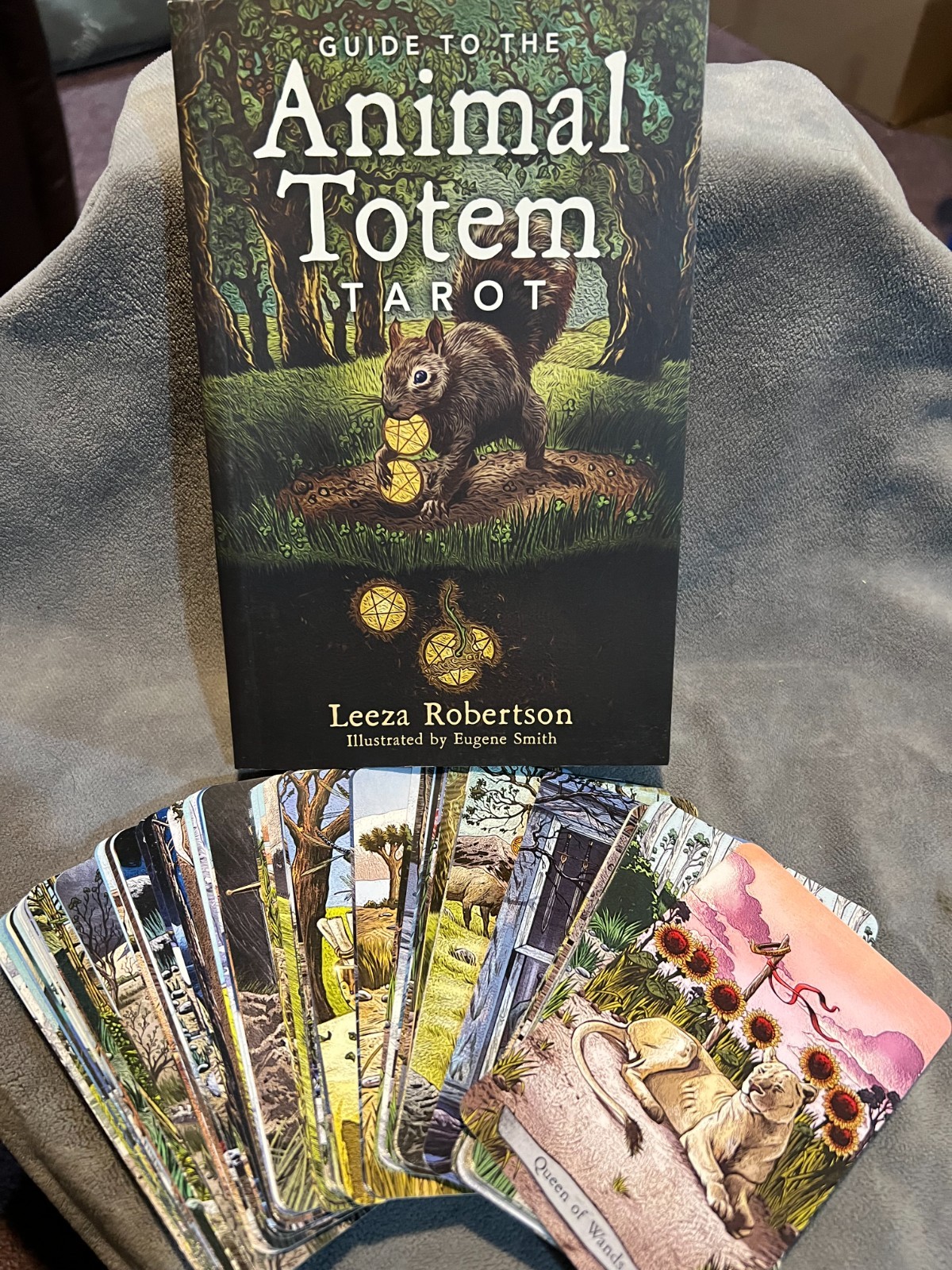 Animal Totem Tarot Card Set and Book by Leeza Robertson Eugene Smith, In Box