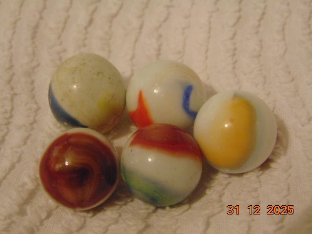 Old Glass Marbles, Cats Eye Pattern. 90gram (M)