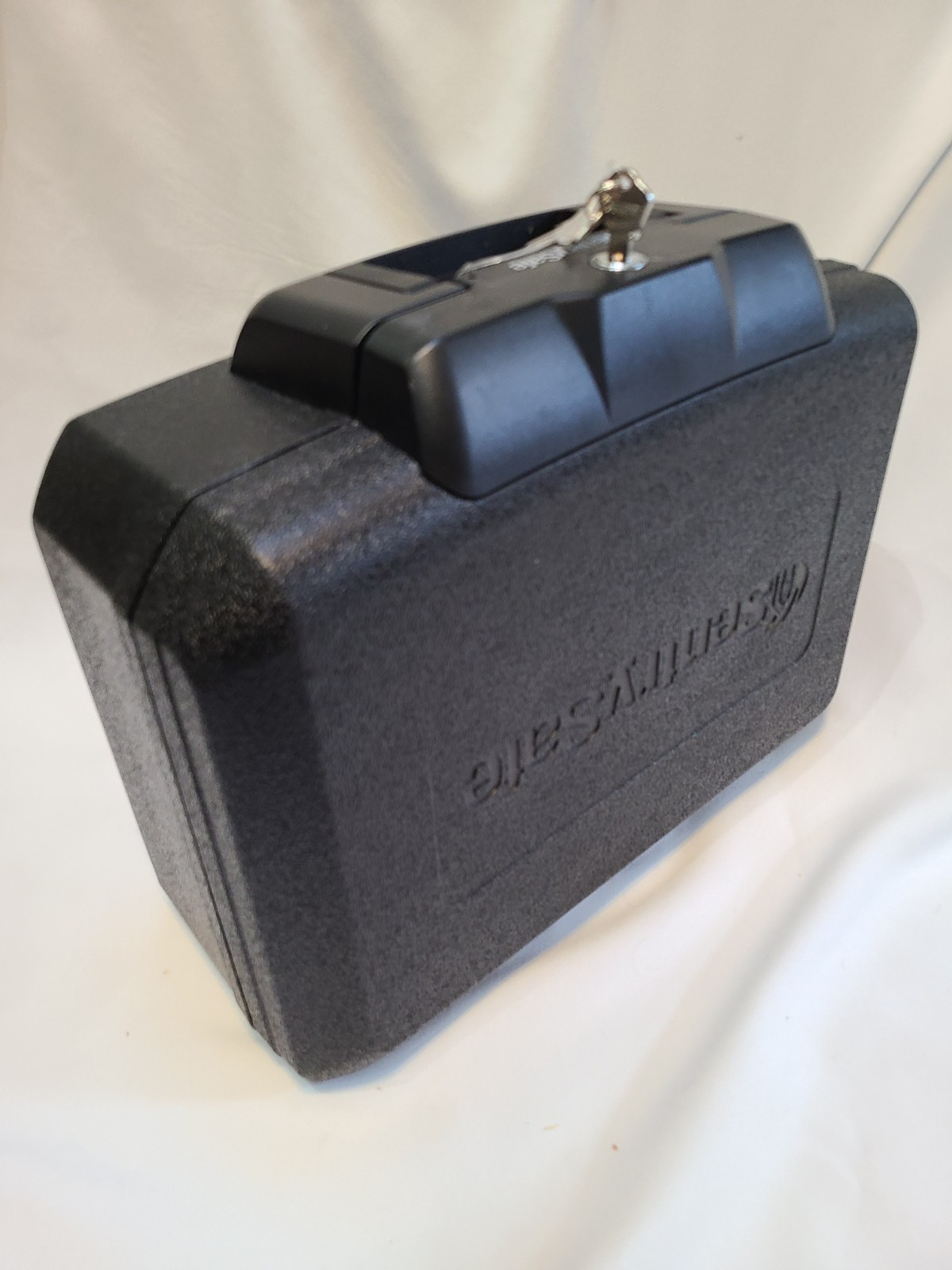 2 Keys Sentry Safe 1200 PORTABLE Fire-Resistant Lockbox Documents Money IT Media