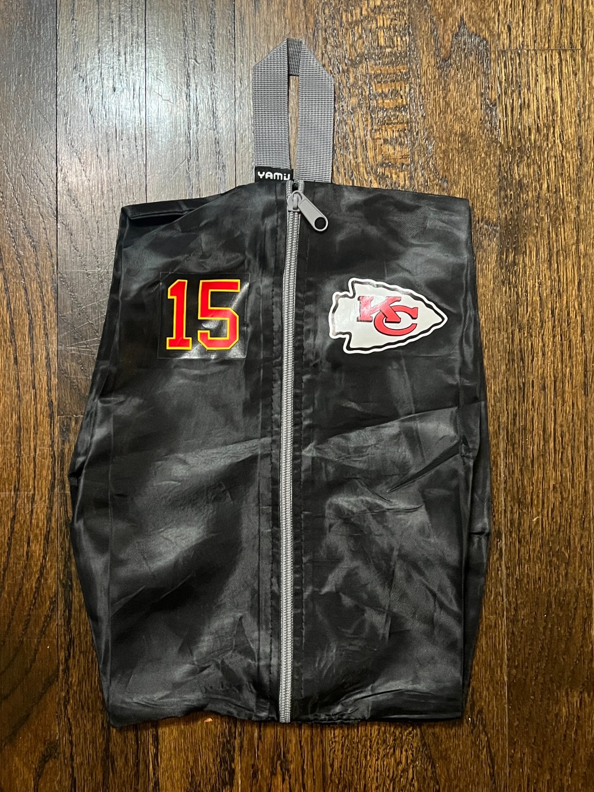 NFL FOOTBALL TEAM ISSUED KANSAS CITY CHIEFS TOILETRY BAG #15 PATRICK MAHOMES