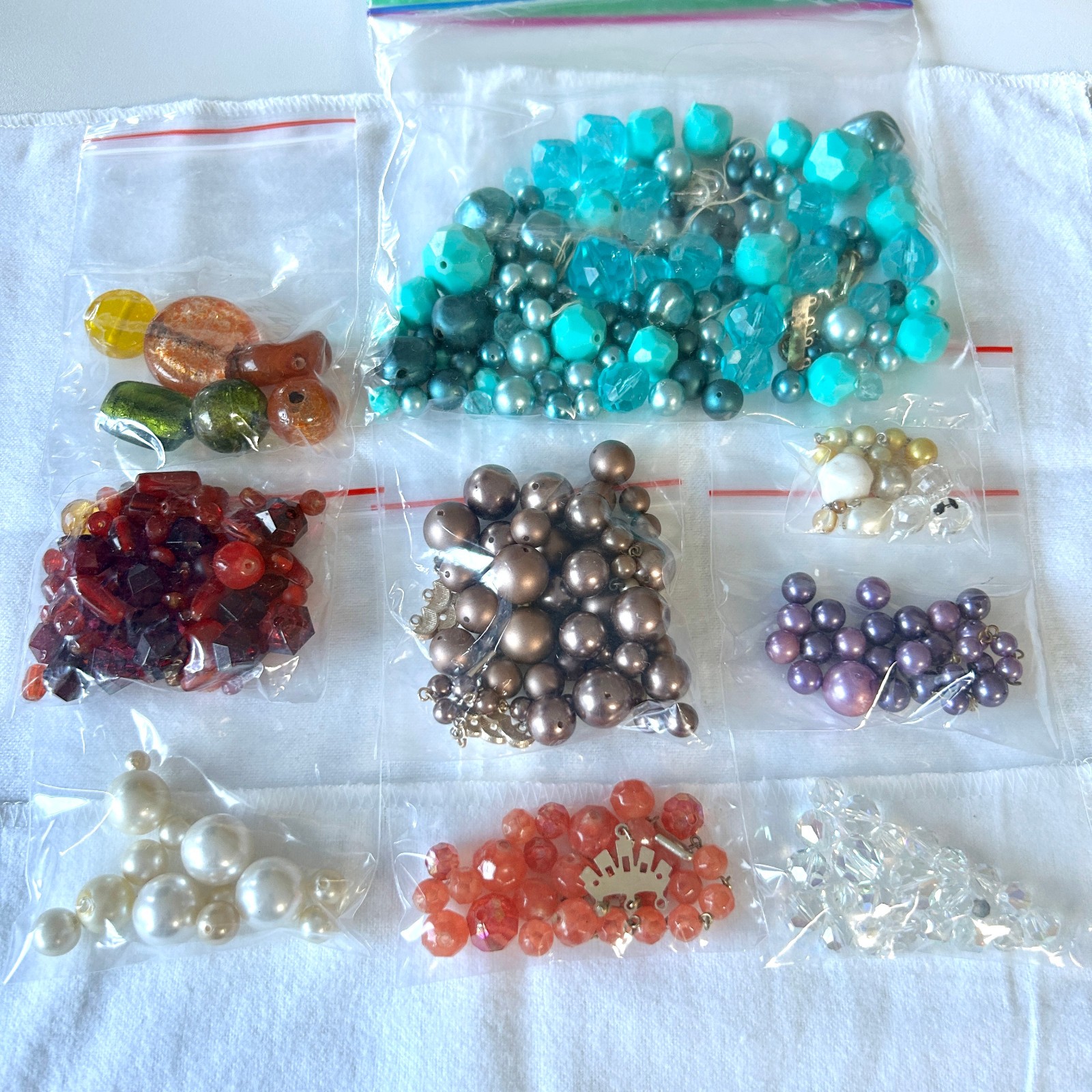 Lot of Mixed Vintage Beads Pearls Faceted 1980s-2000 Craft Costume Jewelry