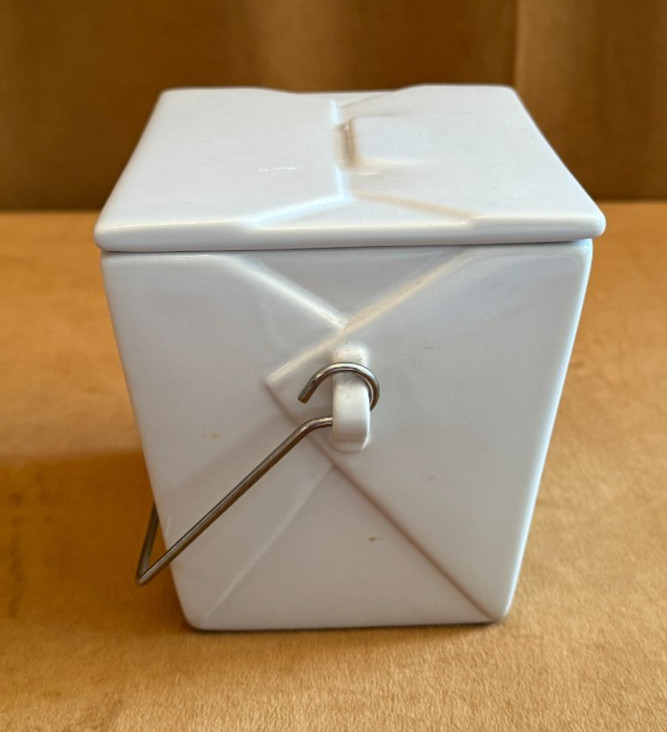 Pottery Barn White Ceramic Chinese Take Out Collection Container with Lid 4” H