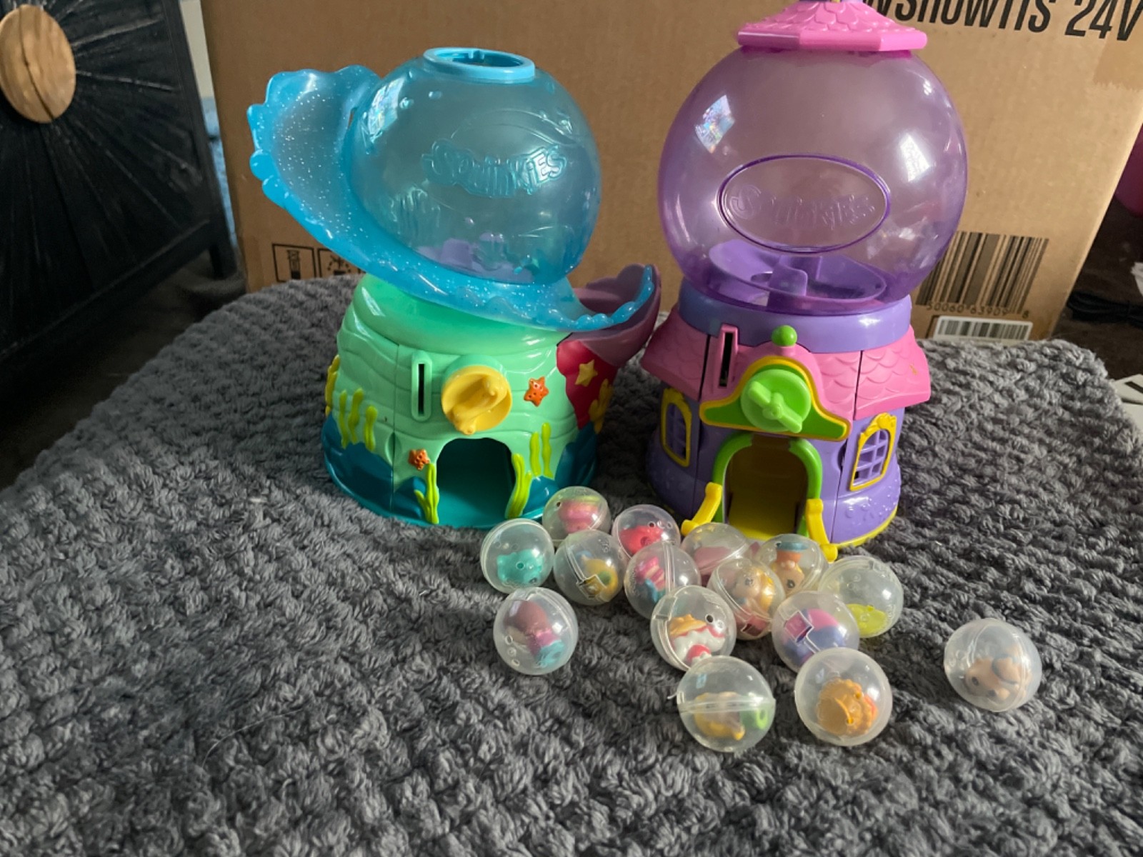 sqinkies gumball machines with coin and gumballs