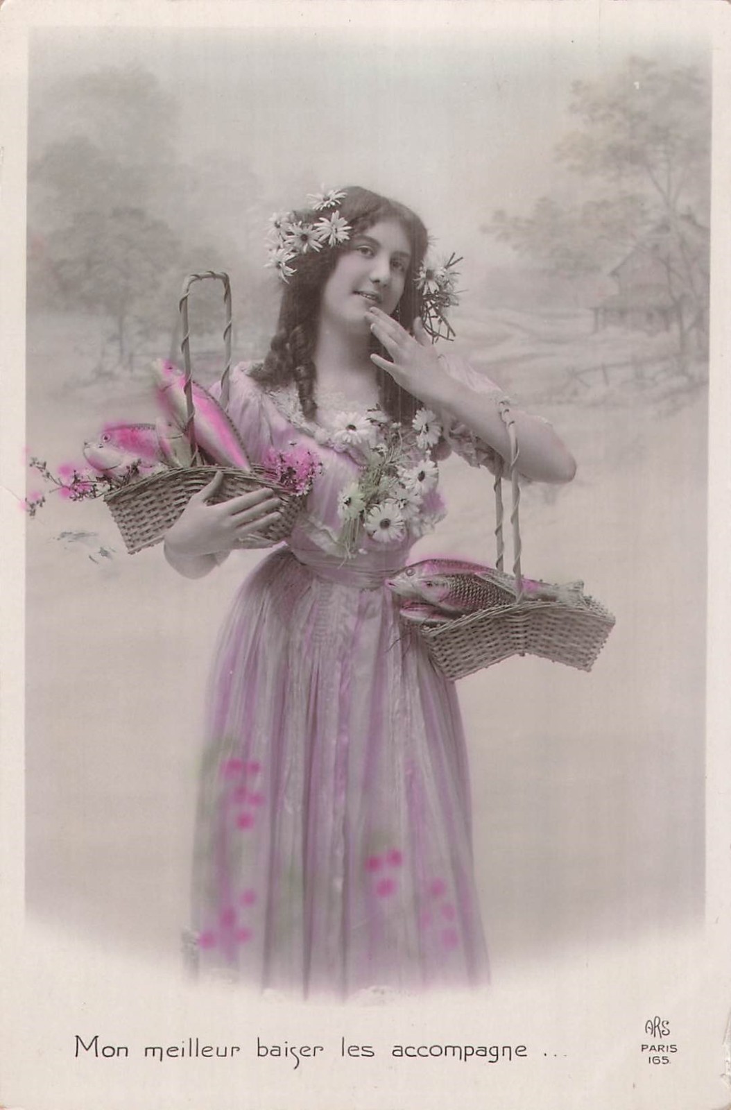 CP WOMAN ELEGANT FLOWERS HAIR SENDS KISS BASKETS FISH - 53152