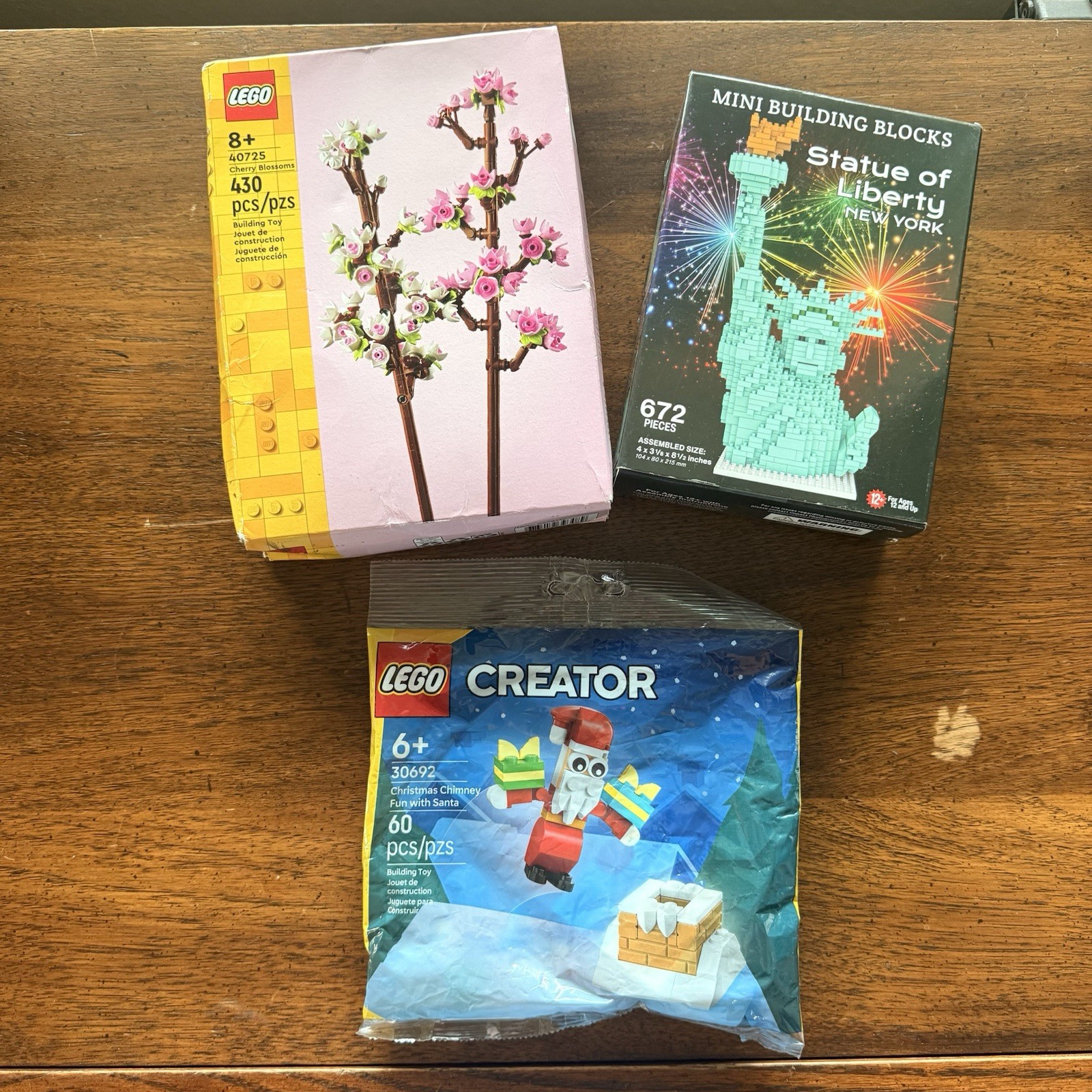 Statue of Liberty & LEGO Cherry Blossoms 40725 Creator Christmas Chimney 30692