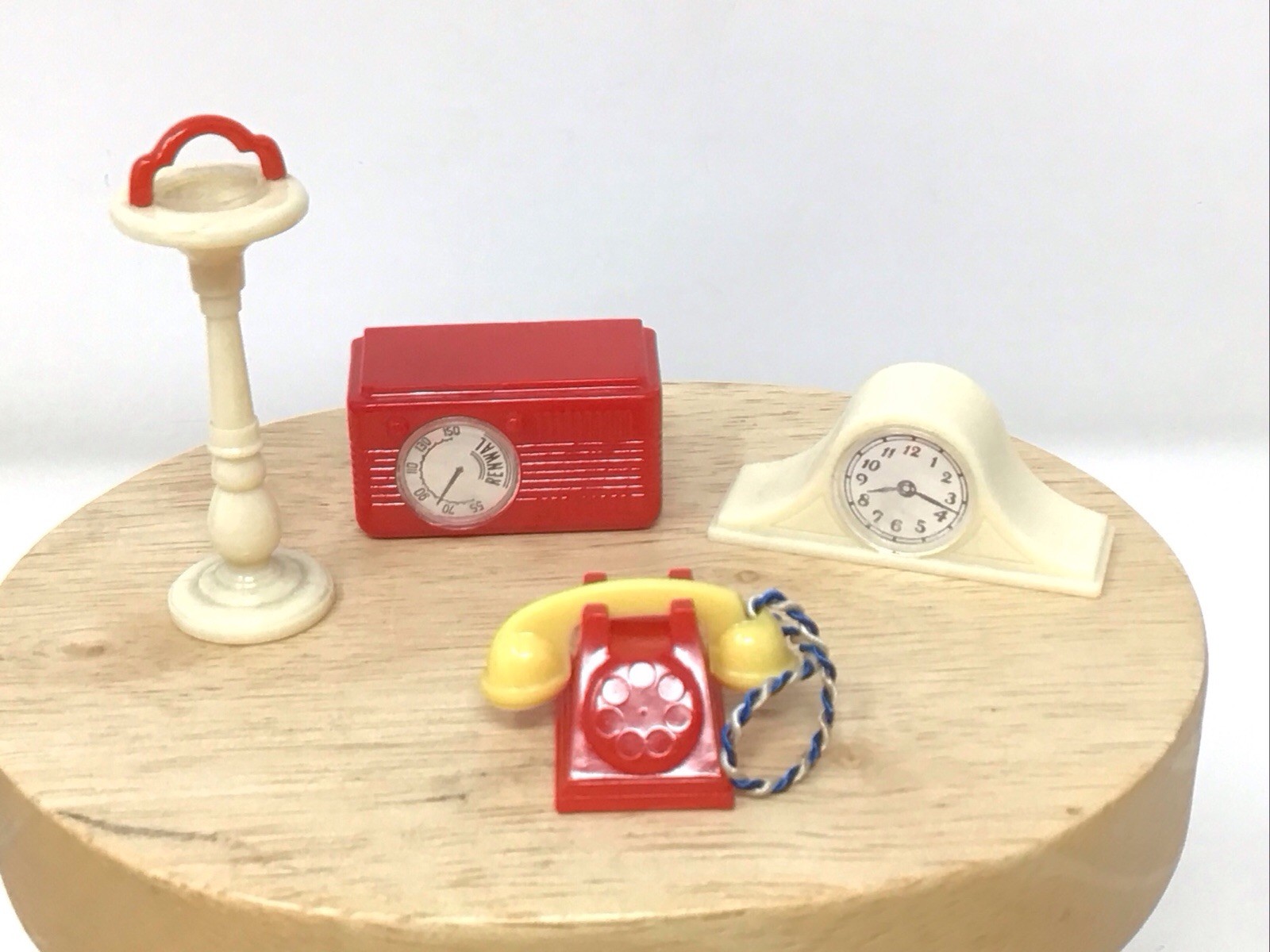 Vintage Renwal Telephone Mantle Clock Radio Ashtray Stand Doll Furniture USA