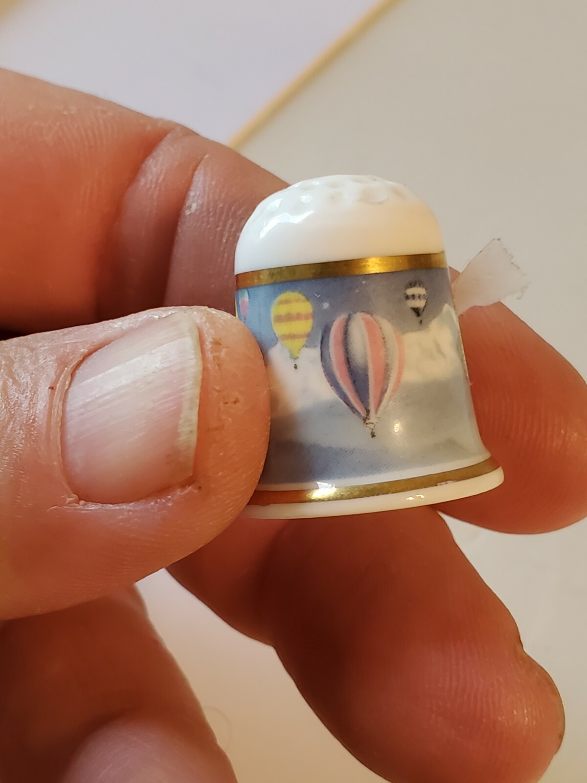 Vintage Thimble  by Coalport of England  "BALLOONS" TCC Hot Air Balloon Race ox5