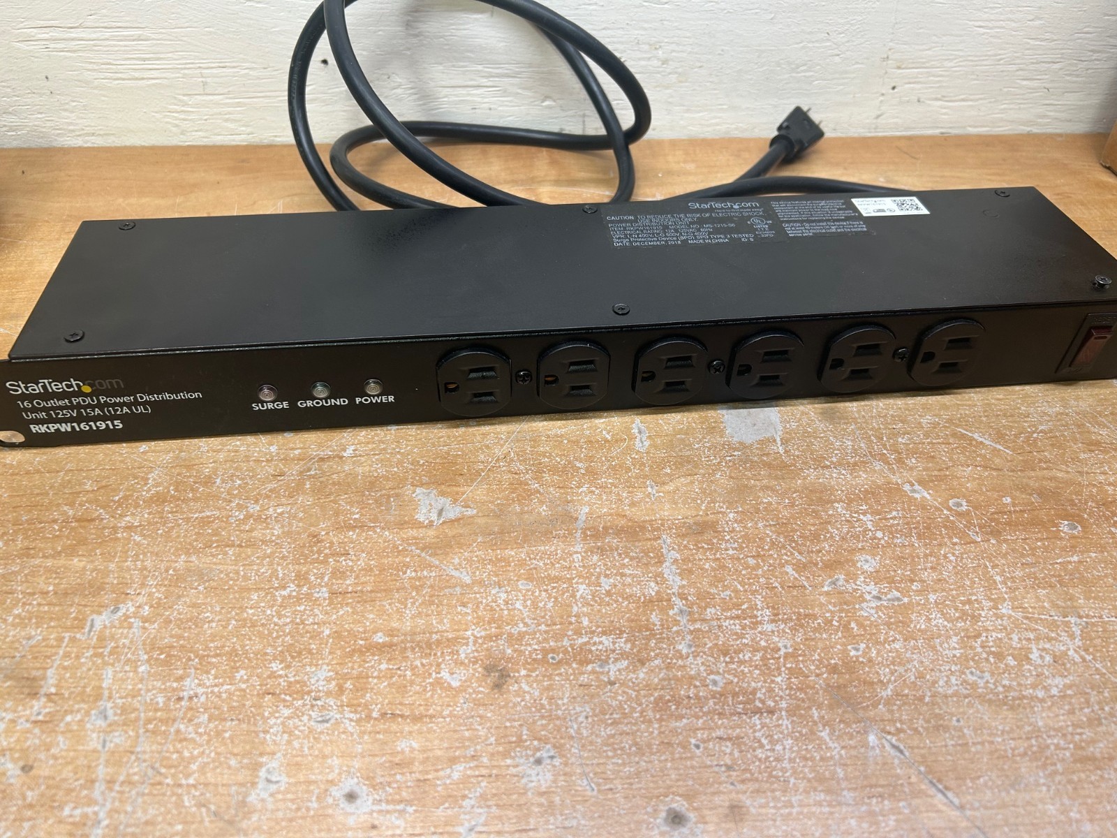 StarTech.com RKPW161915A 19in 1U Rackmount 16 Outlet PDU Power Distribution Unit