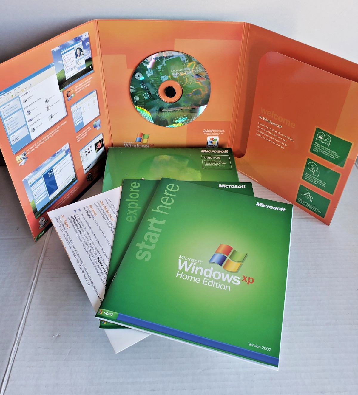 Microsoft Windows XP Home Edition 2002 UPGRADE From 98/ME w/ Product Key/Serial