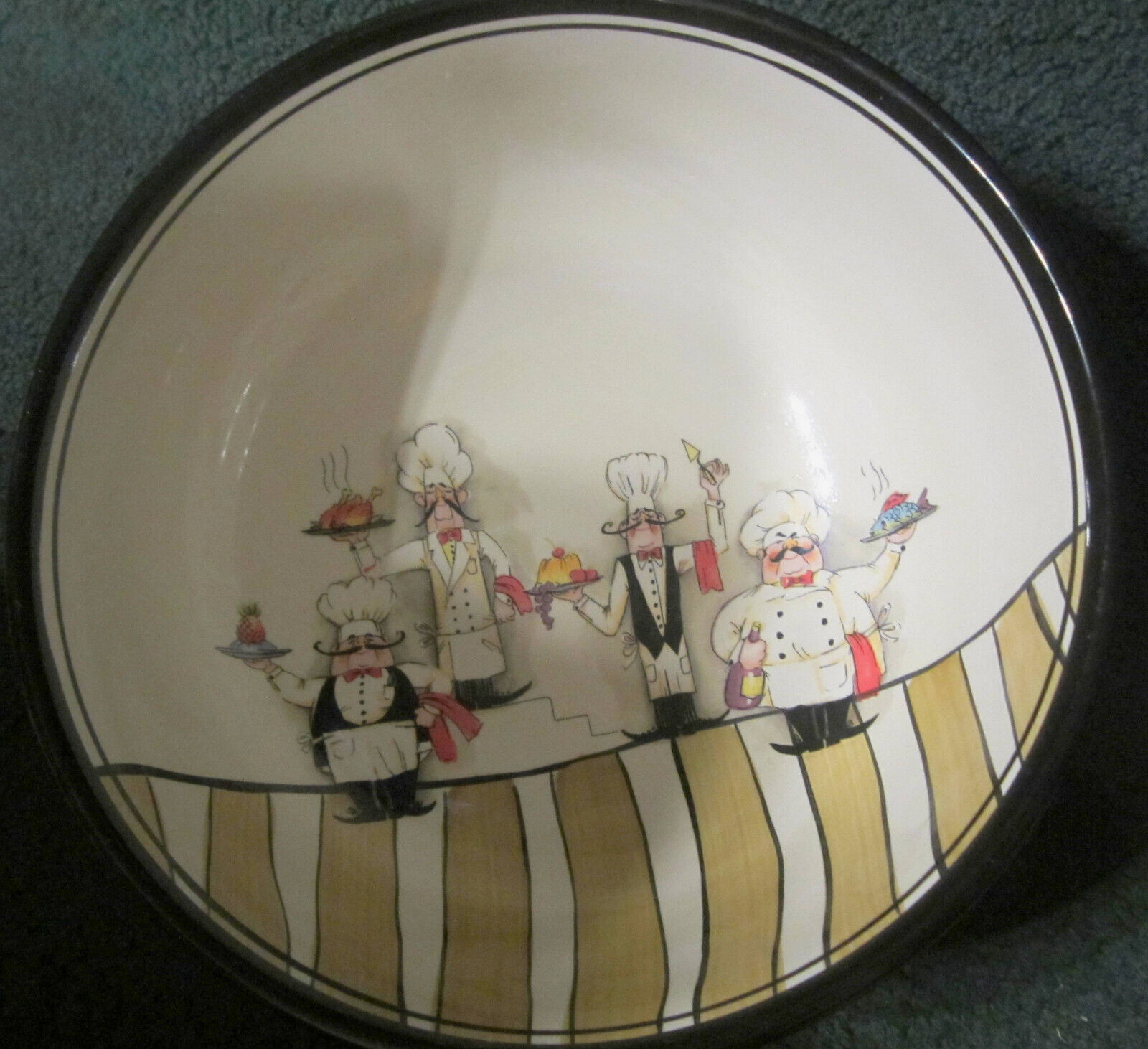 11" X 4" Large HD designs Le Chef serving bowl,microwaveable,dishwasher safe VTG