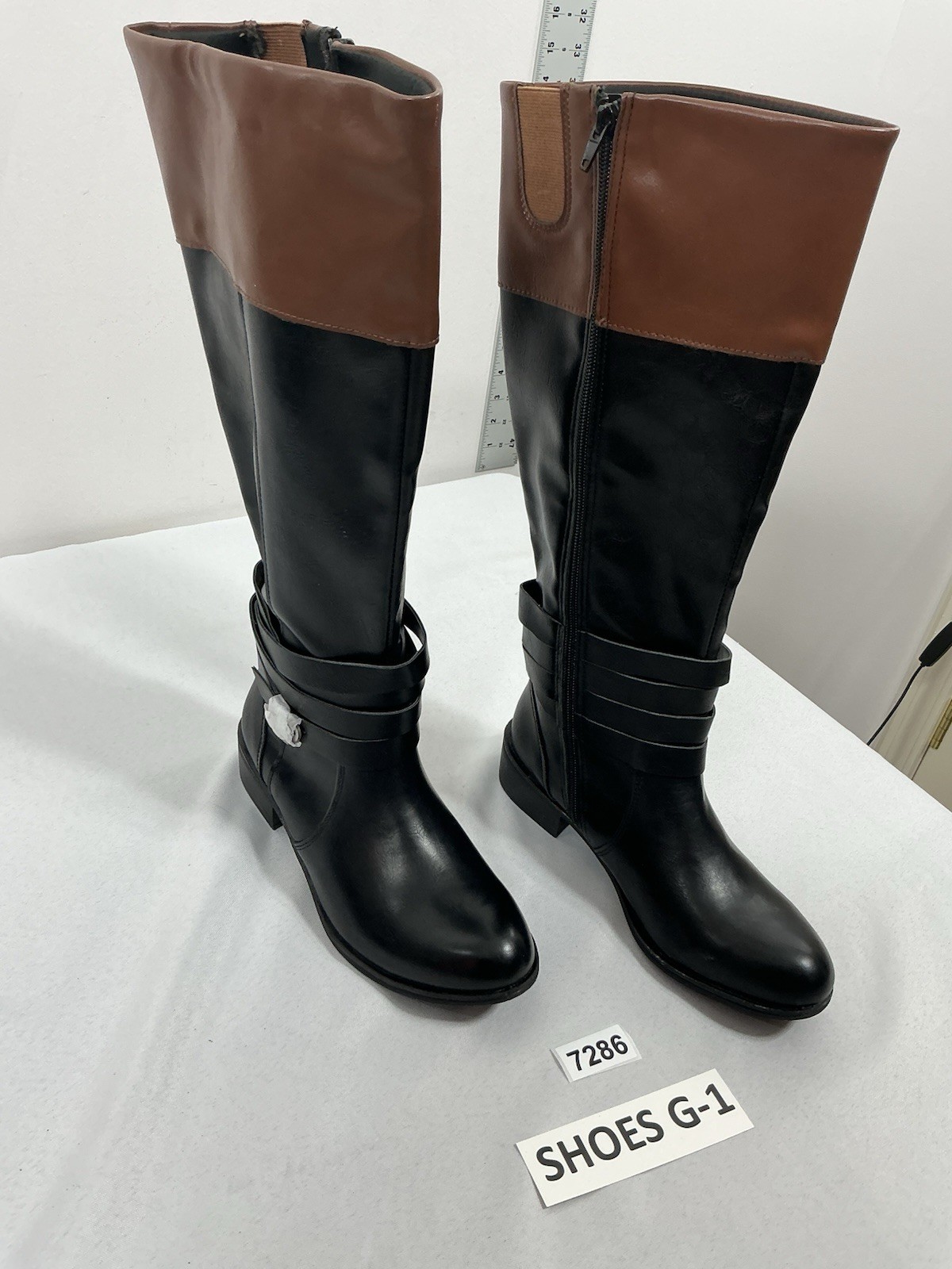 Womans New St John’s Bay Douglas Riding Boots 8 M Black Brown Side Zip