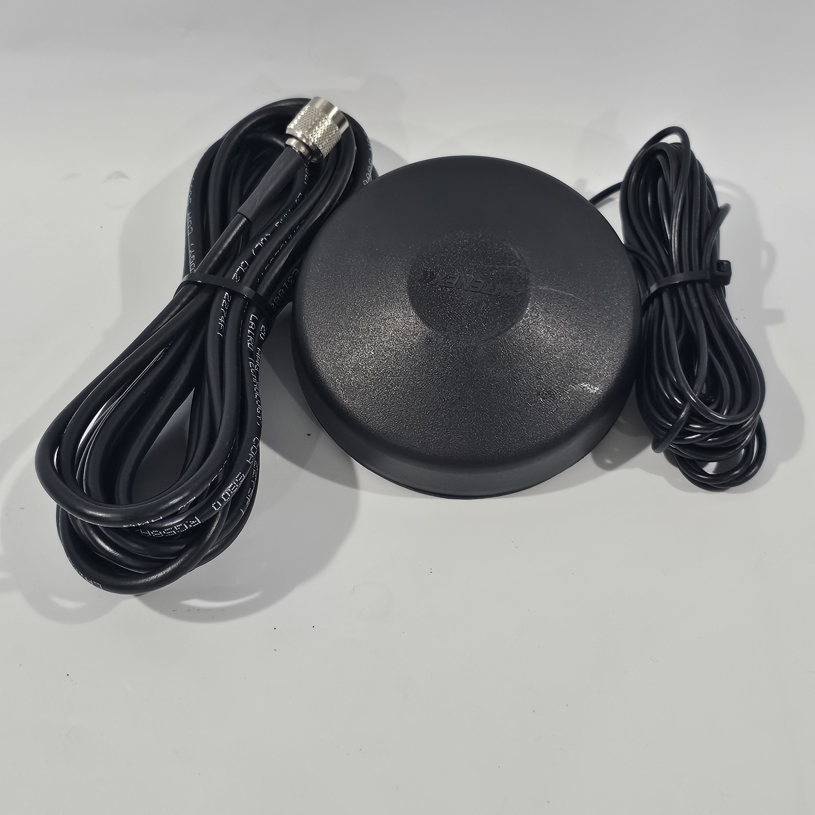 Laird Technologies Antenex GPSD9023P Phantom Radio Antenna With Cables Black