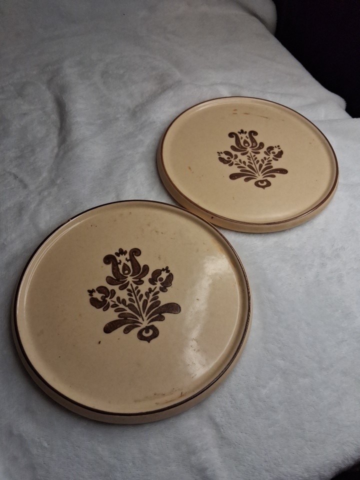 Vintage Pfaltzgraff Village Round Kitchen Trivet Hot Plate #970 set of 2 exc.con