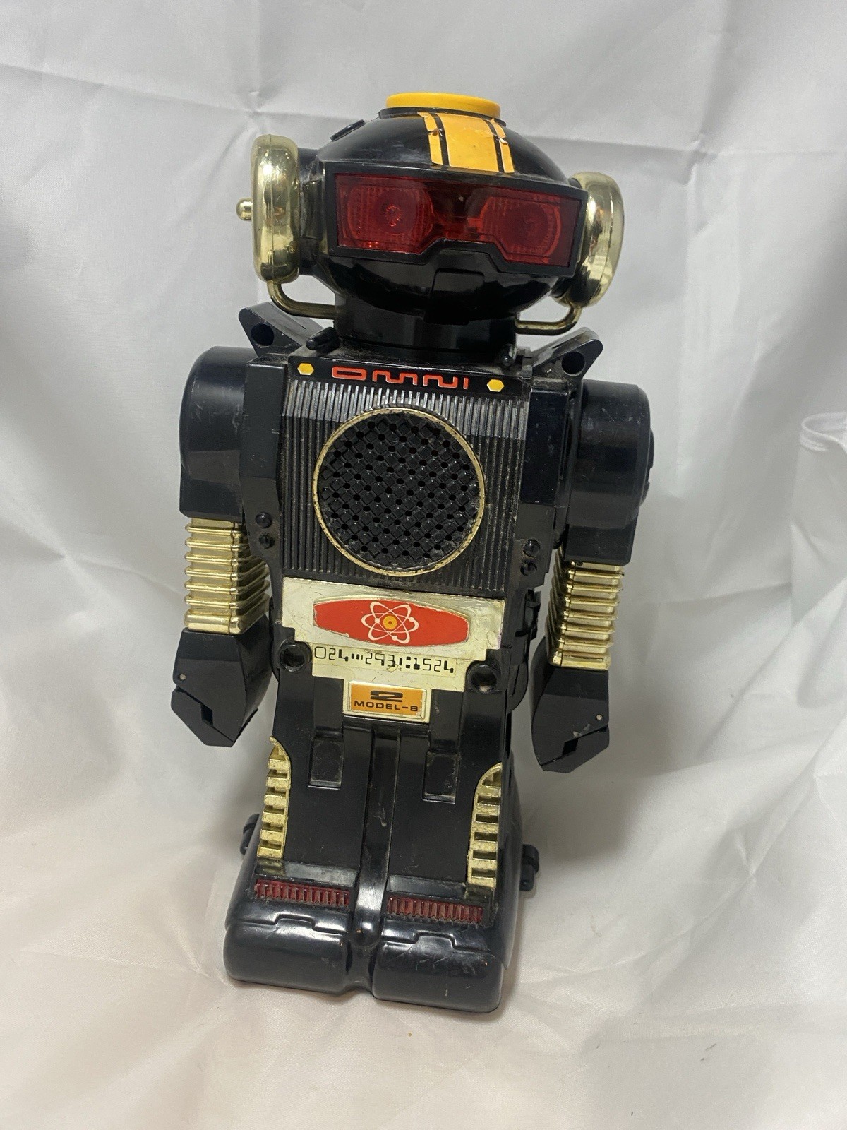 Vintage Battery Operated Omni Robot APZ07 Model B / Made in Taiwan Untested