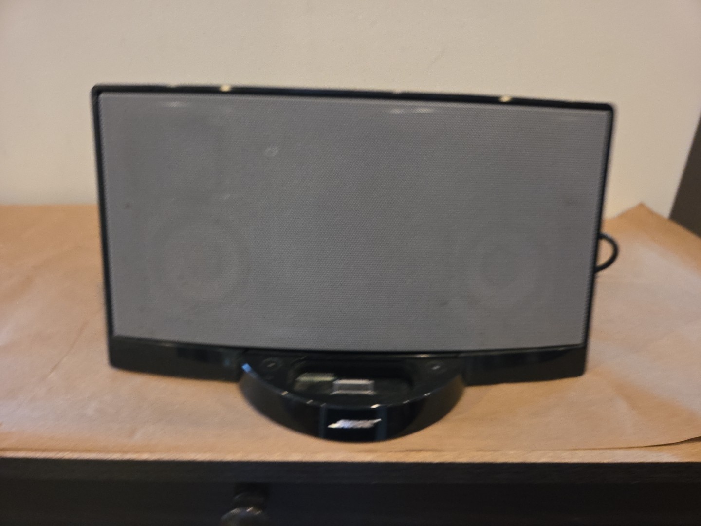 Bose SoundDock Portable Digital Music System 30-Pin iPod iPhone Speaker Black