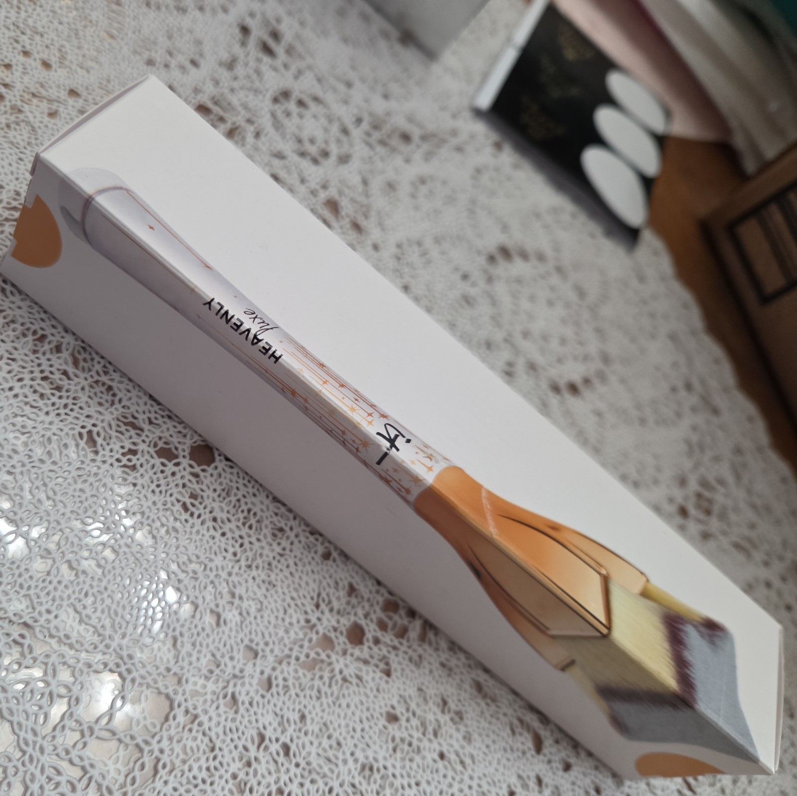 it Cosmetics Heavenly Luxe Limited Edition Foundation Brush ~ NEW & SEALED