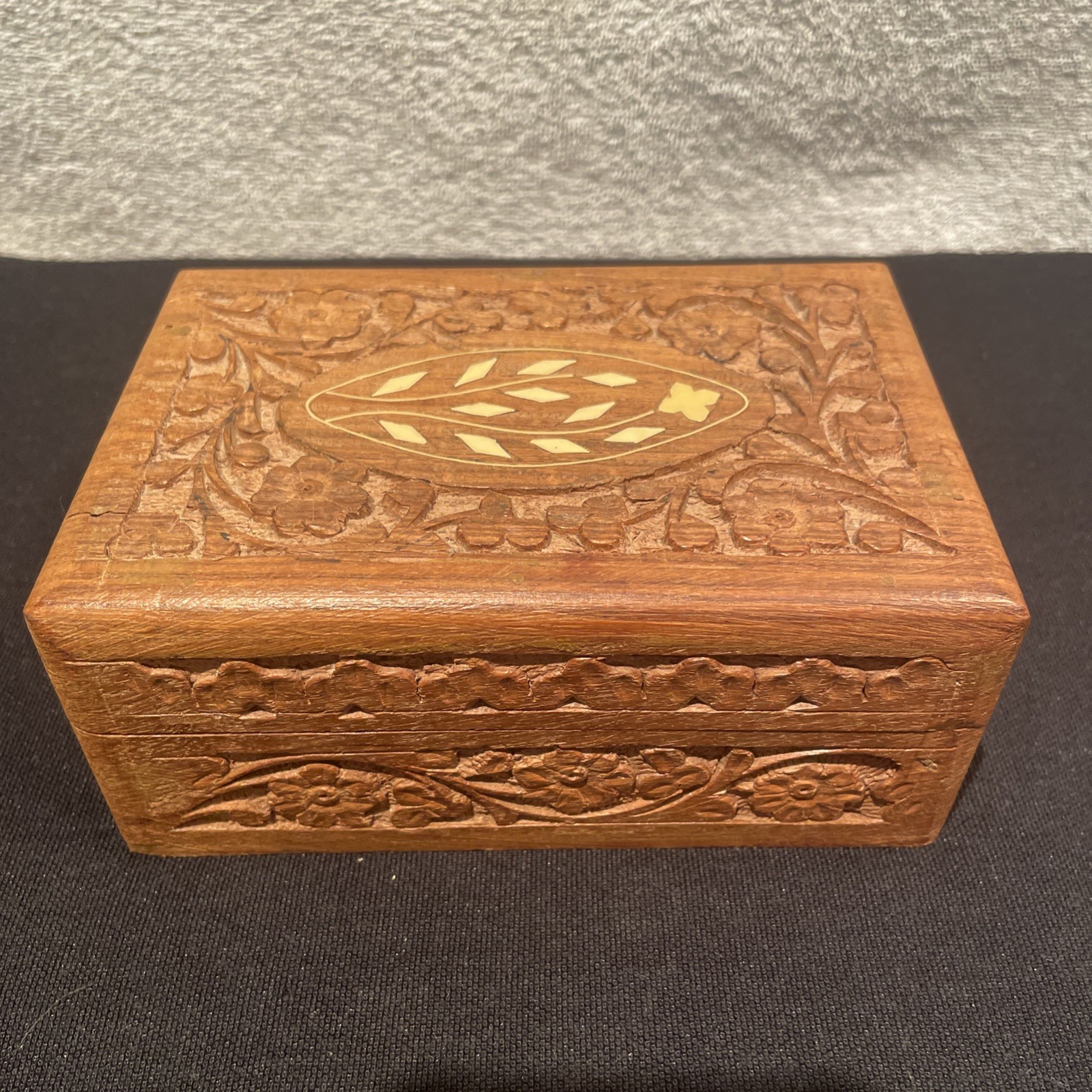 Vintage Wooden carved Box With Hinged Lid and blue felt lining VGC 