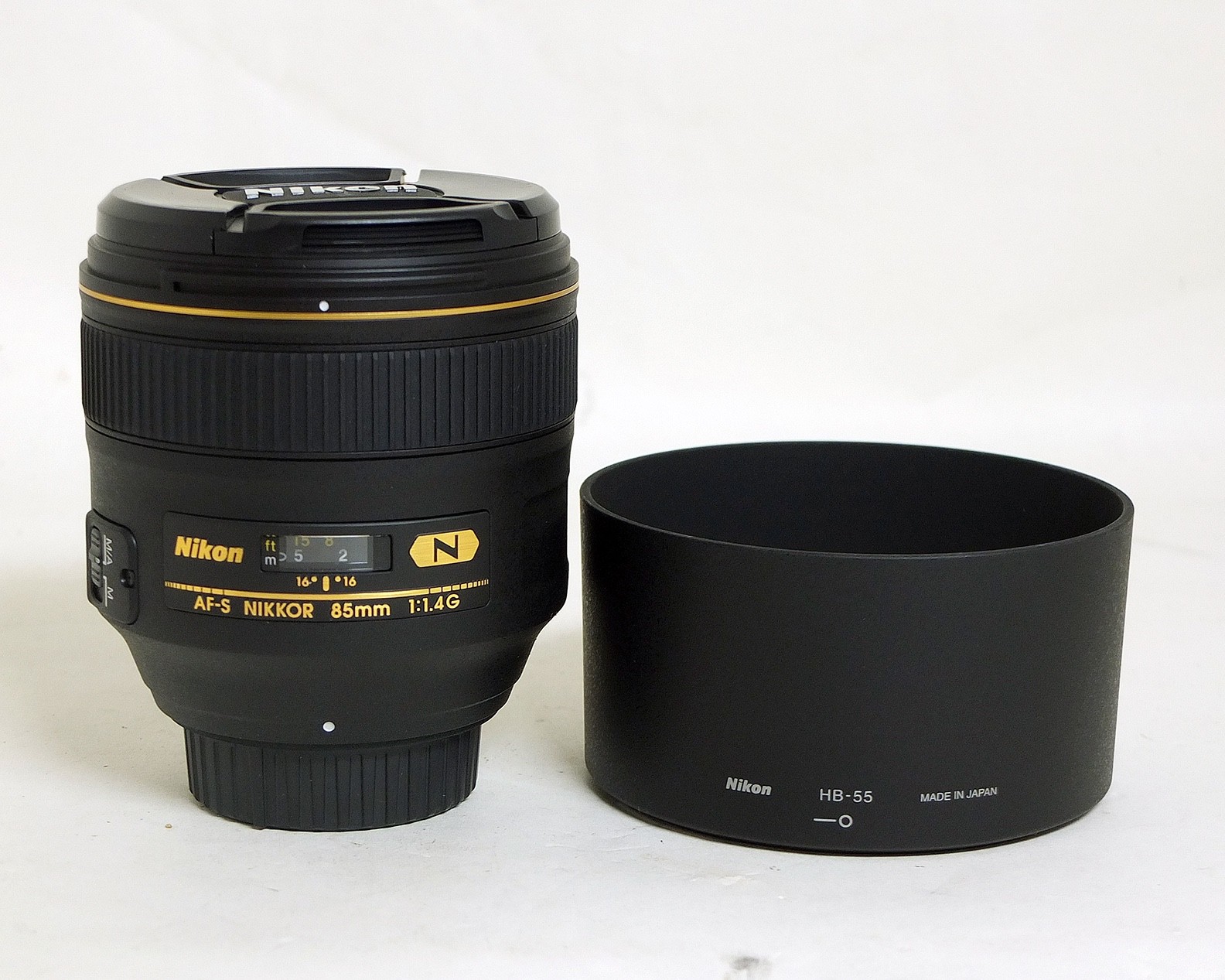 Nikon AF-S Nikkor 85mm 1:1.4 G Fast Prime Lens 35mm DSLR Digital