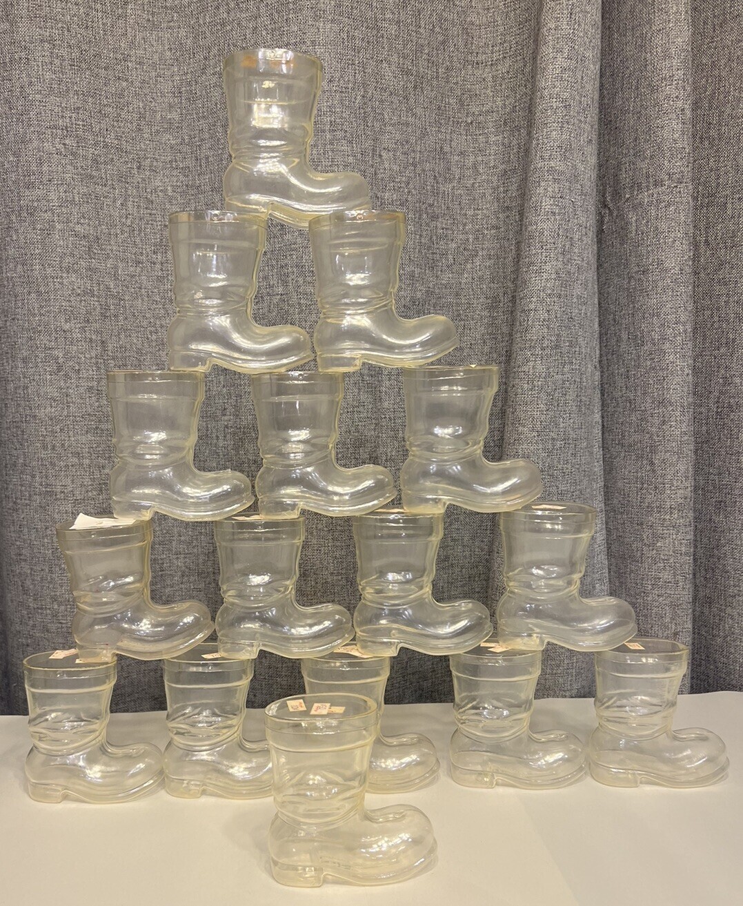 16 NEW 4” Plastic Boots Containers w/ Lids Party Favor Fillable Boot Vintage NOS