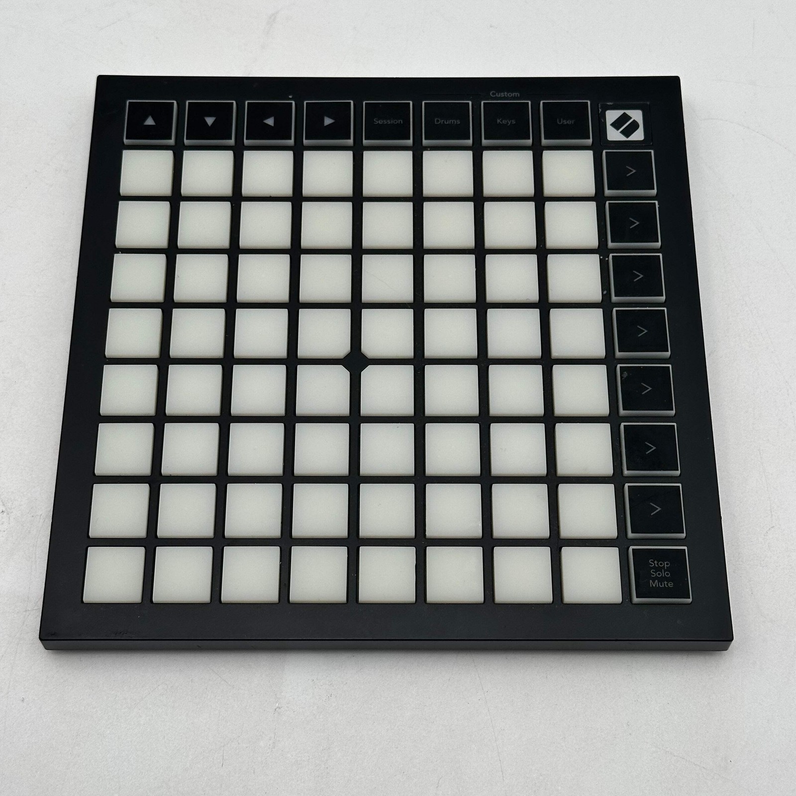 Novation LaunchPad Mini - Multi-Colored Controller