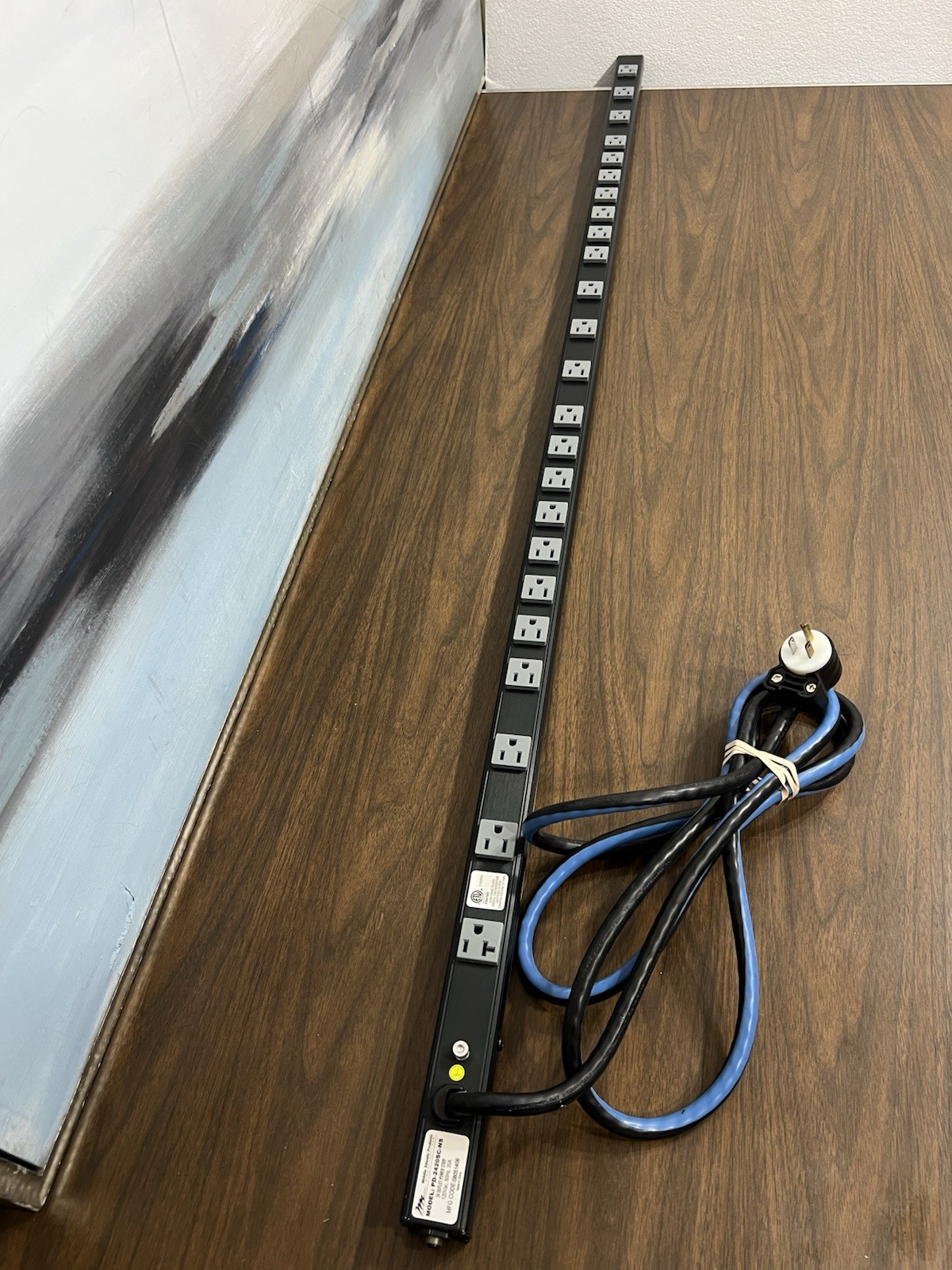 Middle Atlantic PD-2420SC-NS, 20A Vertical Power Strip, 24 Outlets