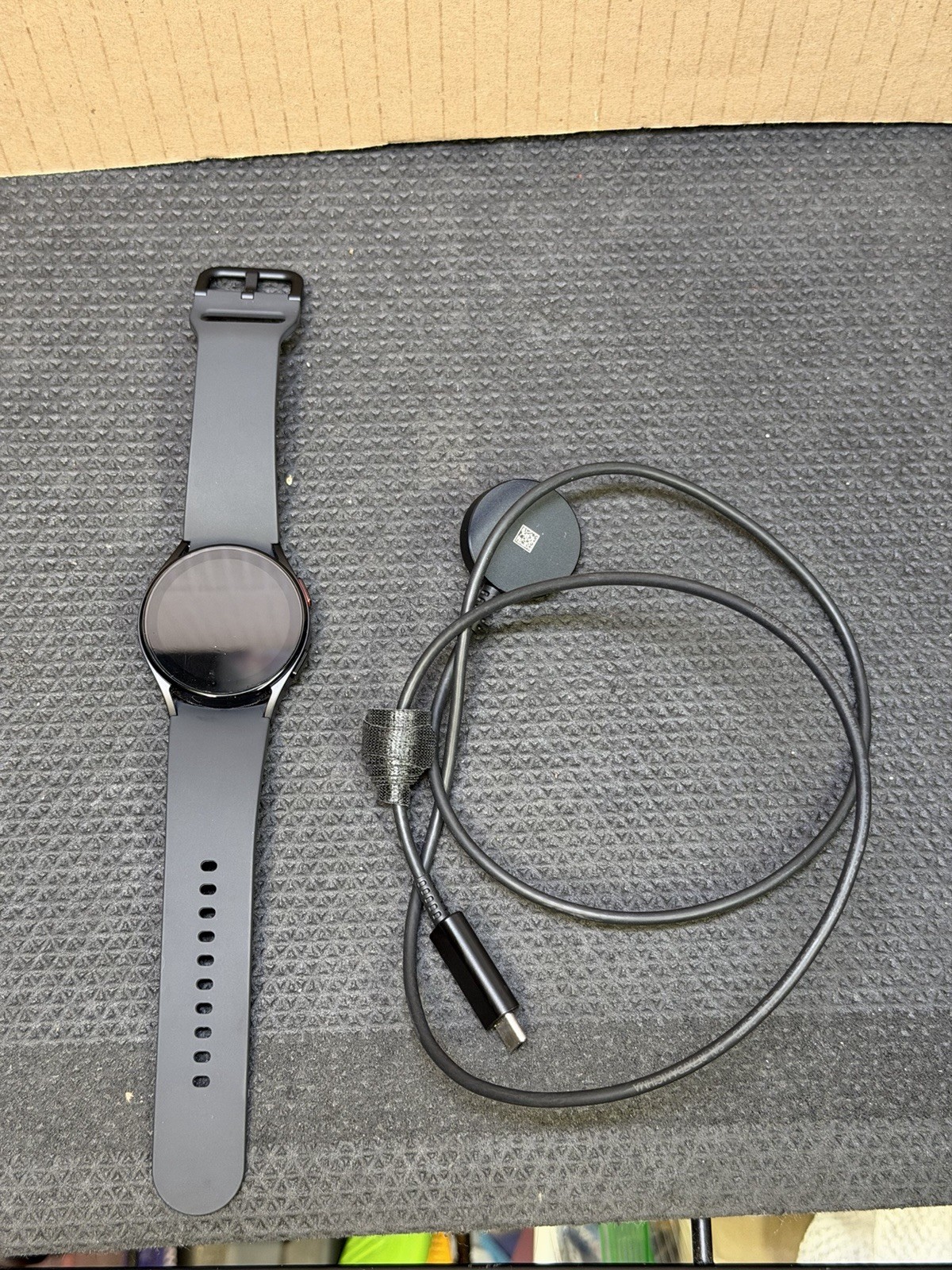 Samsung Galaxy Watch4 40mm LTE SM-R905U Smartwatch Gray